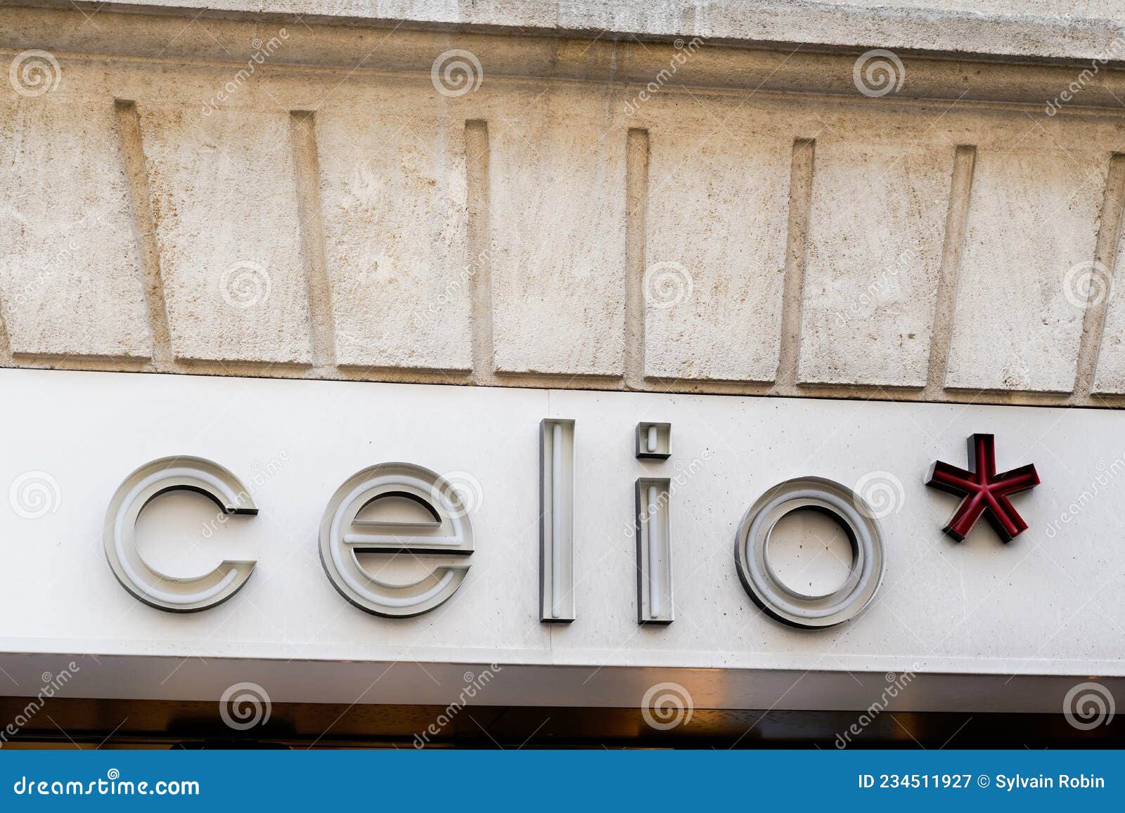 Celio abbigliamento deals