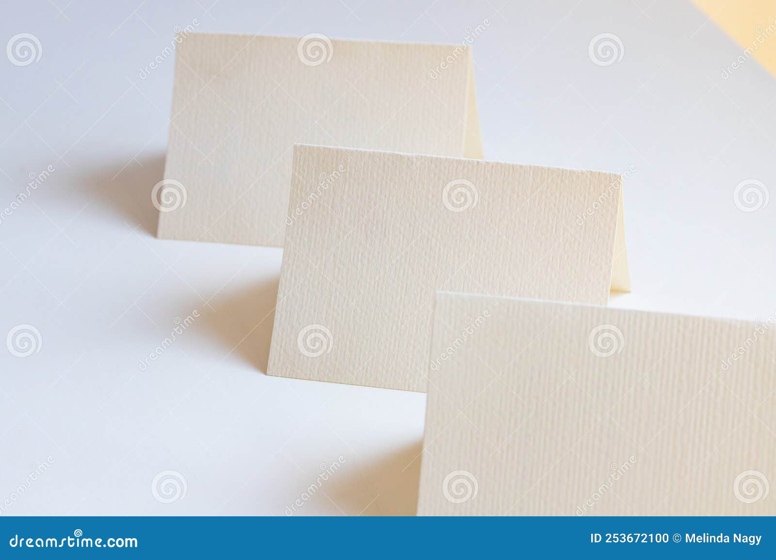 Cartes Blanches Simuler Avec De L'espace Pour Votre Texte Photo stock