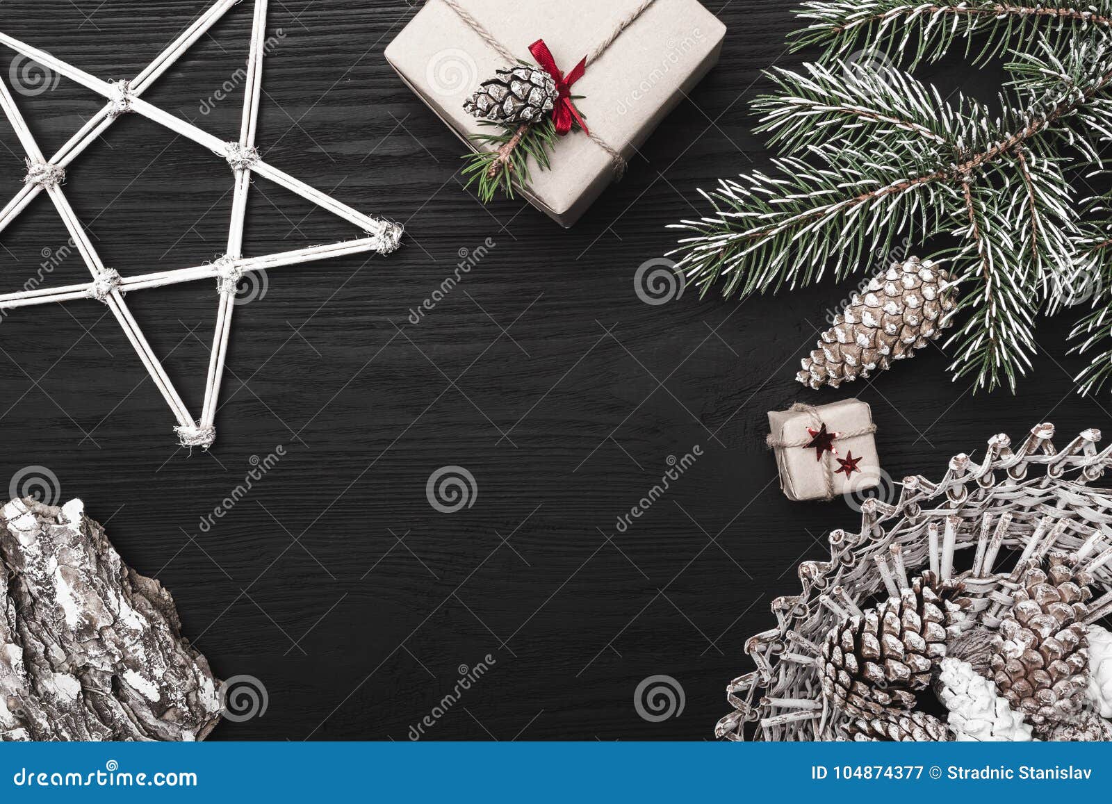 Articoli Regali Di Natale.Cartoline D Auguri Della Cartolina Di Natale Articoli Da Arredamento Regali E Spazio Di Natale Per Una Cartolina D Auguri Con Le Immagine Stock Immagine Di Luce Regali 104874377