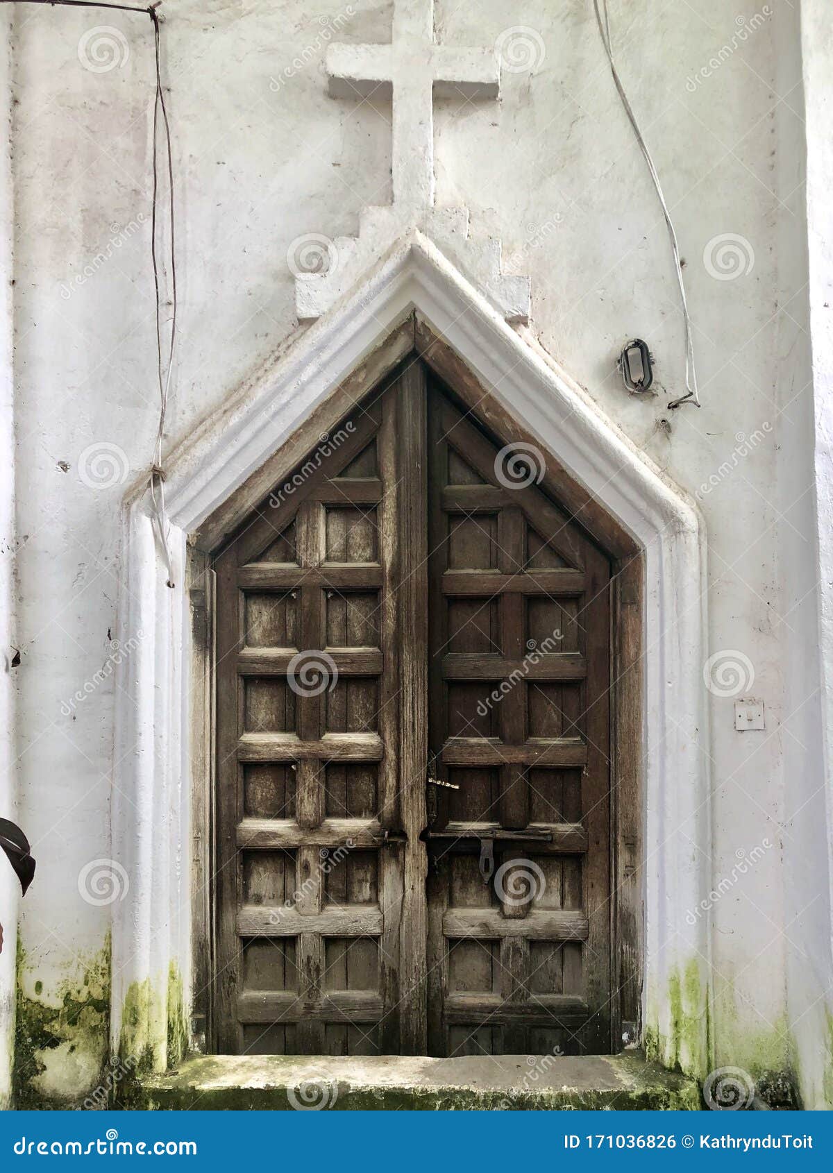 Carved Wooden Doors of Stone Town, Zanzibar Stock Image - Image of front,  doors: 171036855