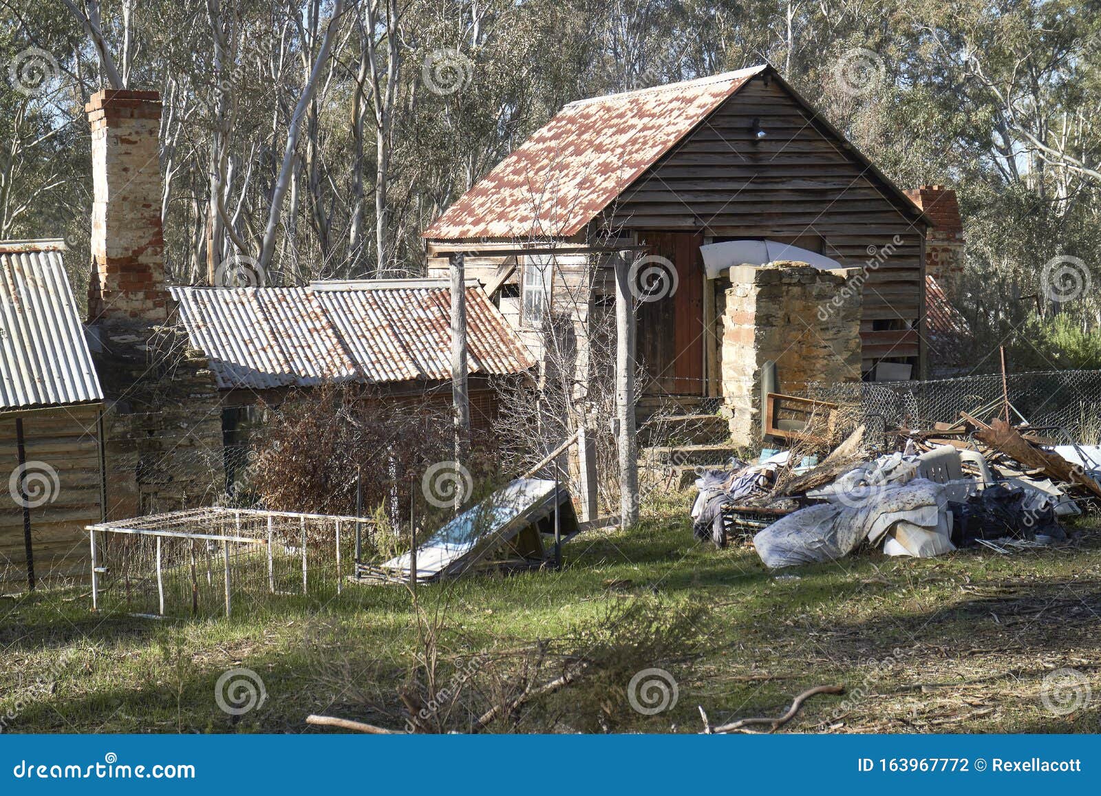 Casa Abandonada En La Zona Rural De Victoria, Australia Fotografía  editorial - Imagen de viejo, abandonado: 163967772