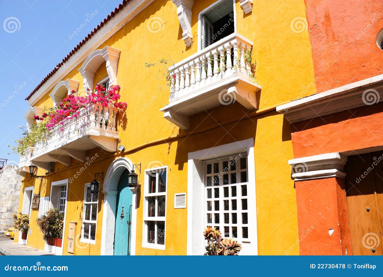 Casa colonial española. foto de archivo. Imagen de casas 22730478