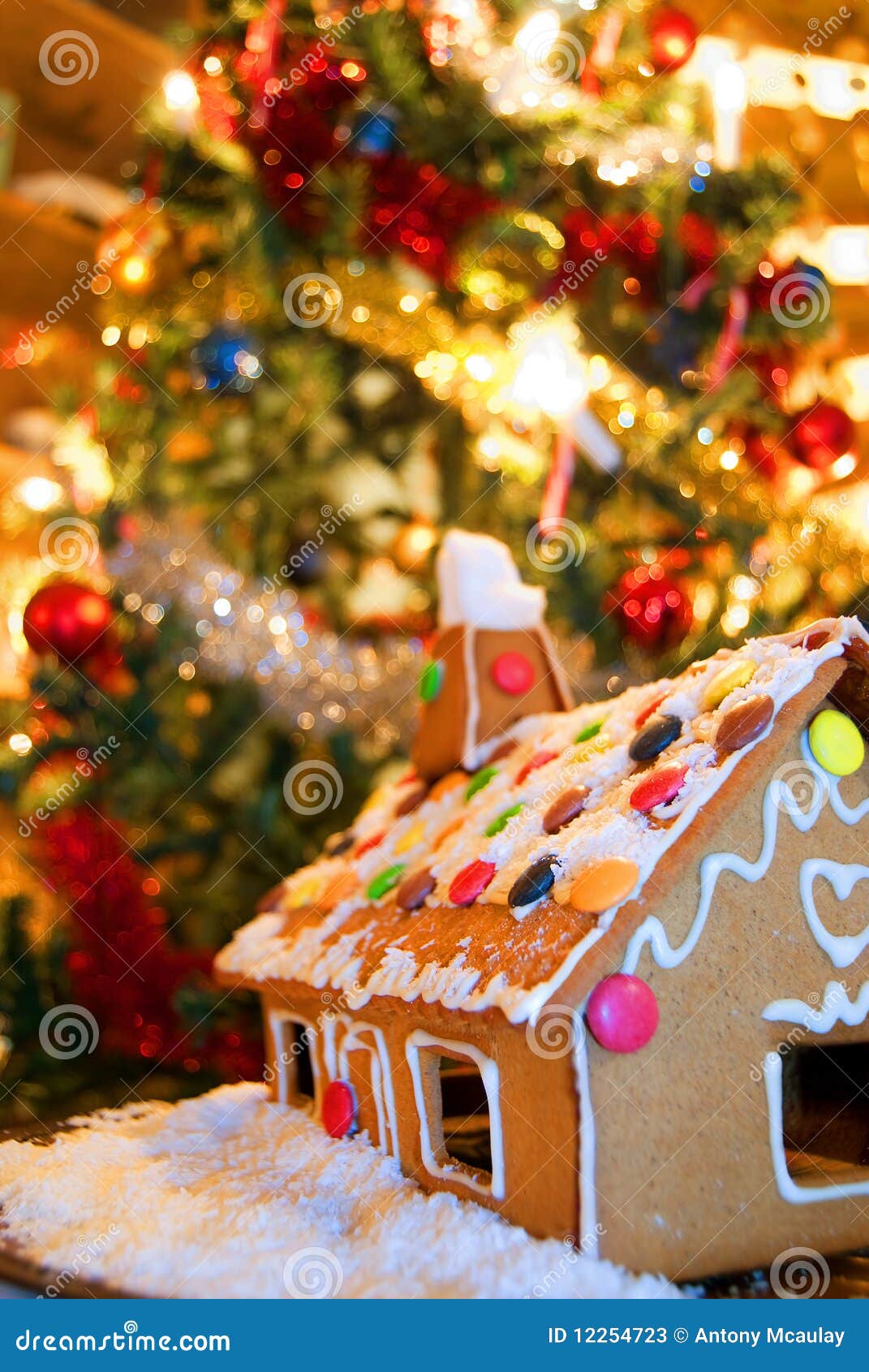 Casita de jengibre 01 imagen de archivo. Imagen de nieve - 12254723, image size:1071x1690