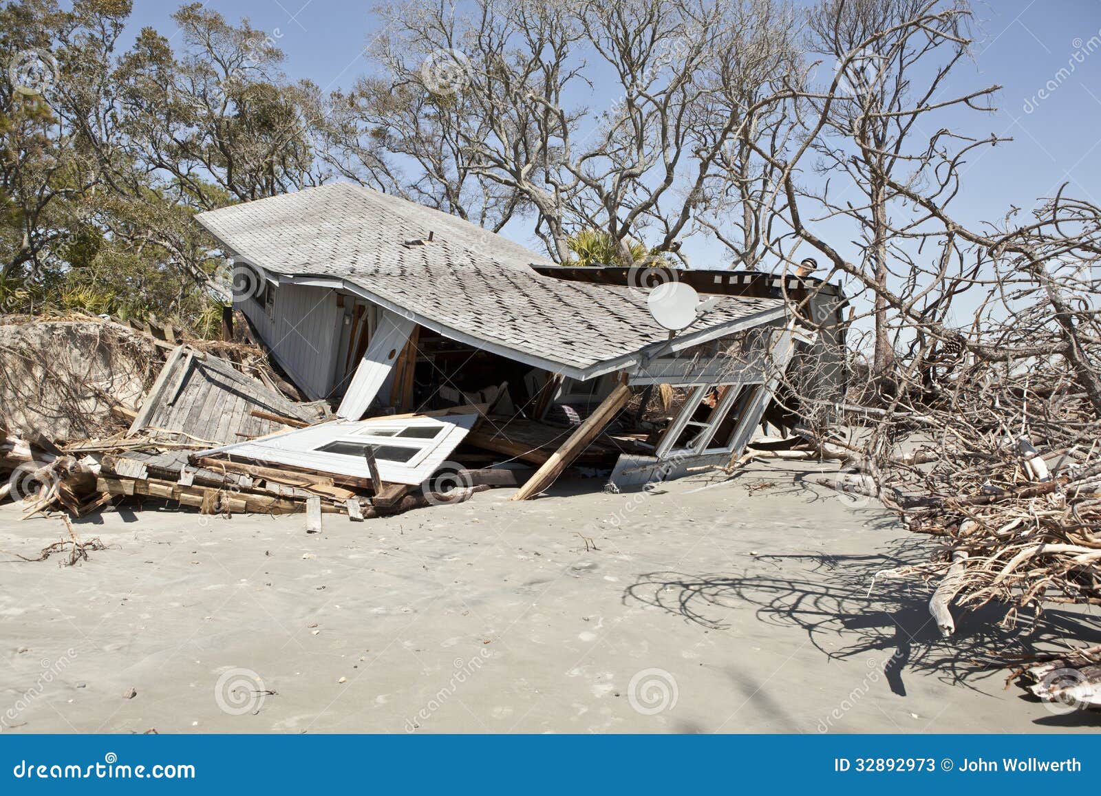 FANB - Venezuela crisis economica - Página 20 Casa-destruida-por-la-inundaci%C3%B3n-32892973