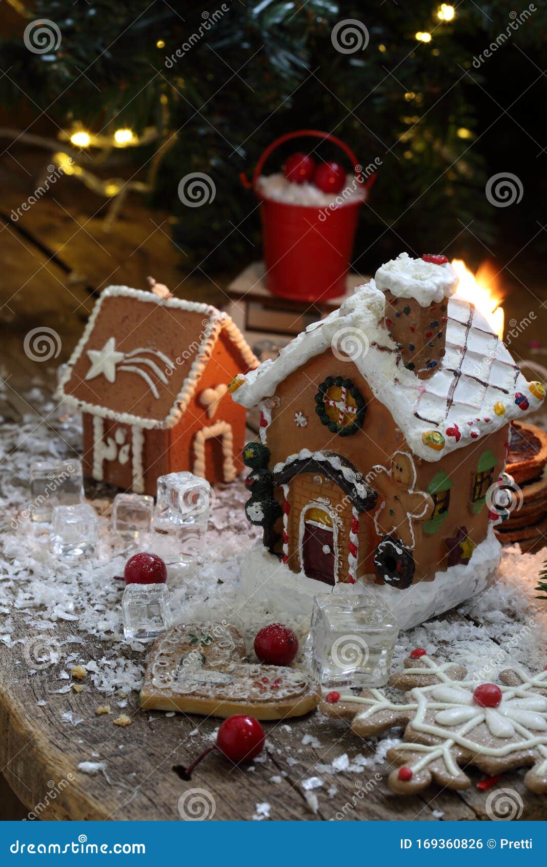 Casa Di Pan Di Zenzero Nelle Decorazioni Invernali ...