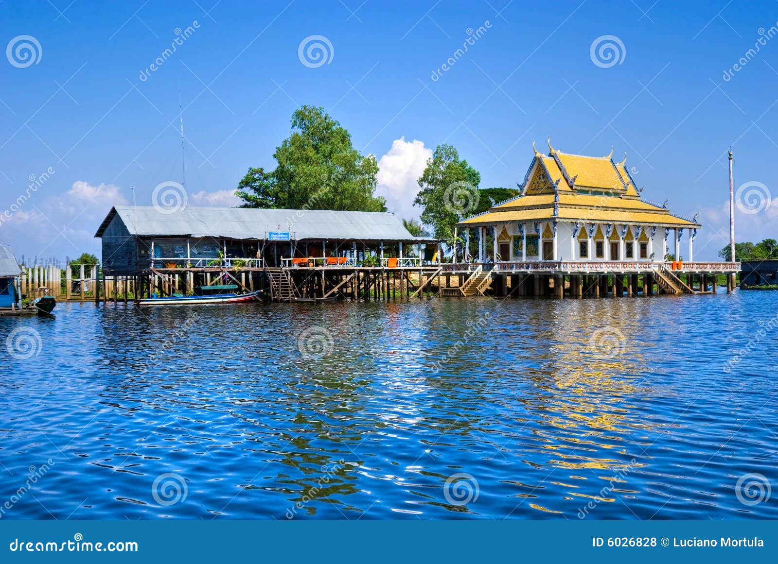 33,656 Fotos de Stock de Casa Flutuante Com - Fotos de Stock Gratuitas e  Sem Fidelização a partir da Dreamstime, image size:1600x1161