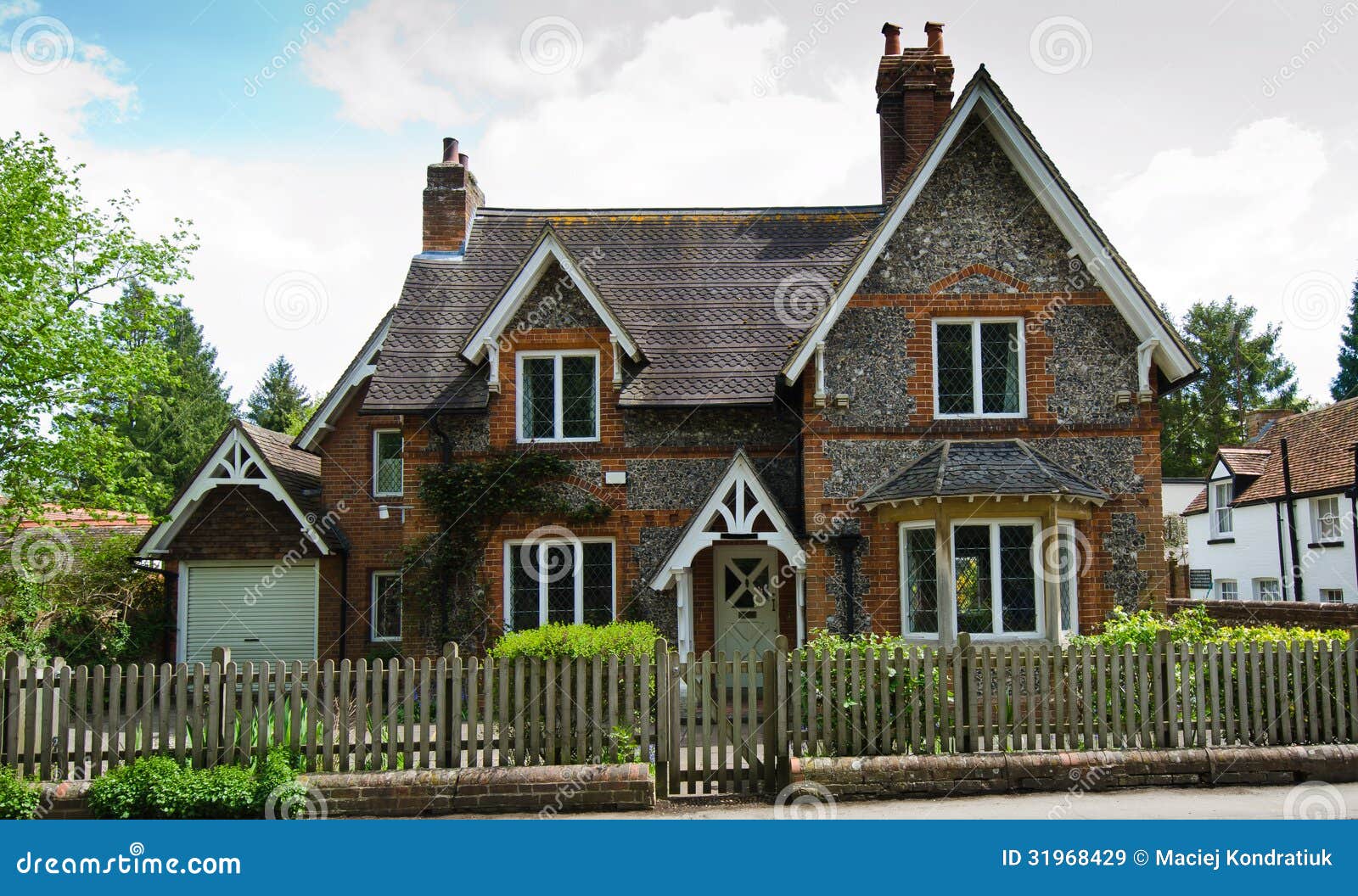 Casa inglese immagine stock. Immagine di fronte, domestico 31968429