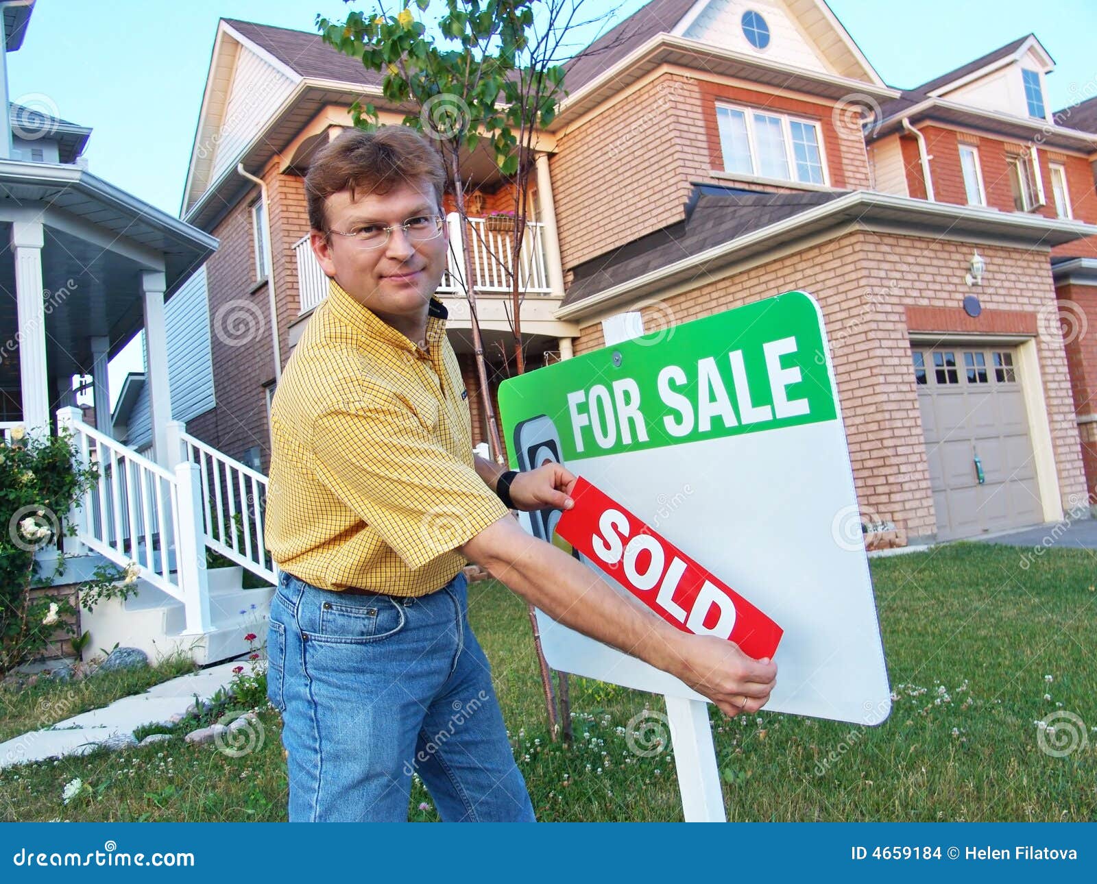 Casa vendida por Owner foto de archivo. Imagen de cierre 4659184
