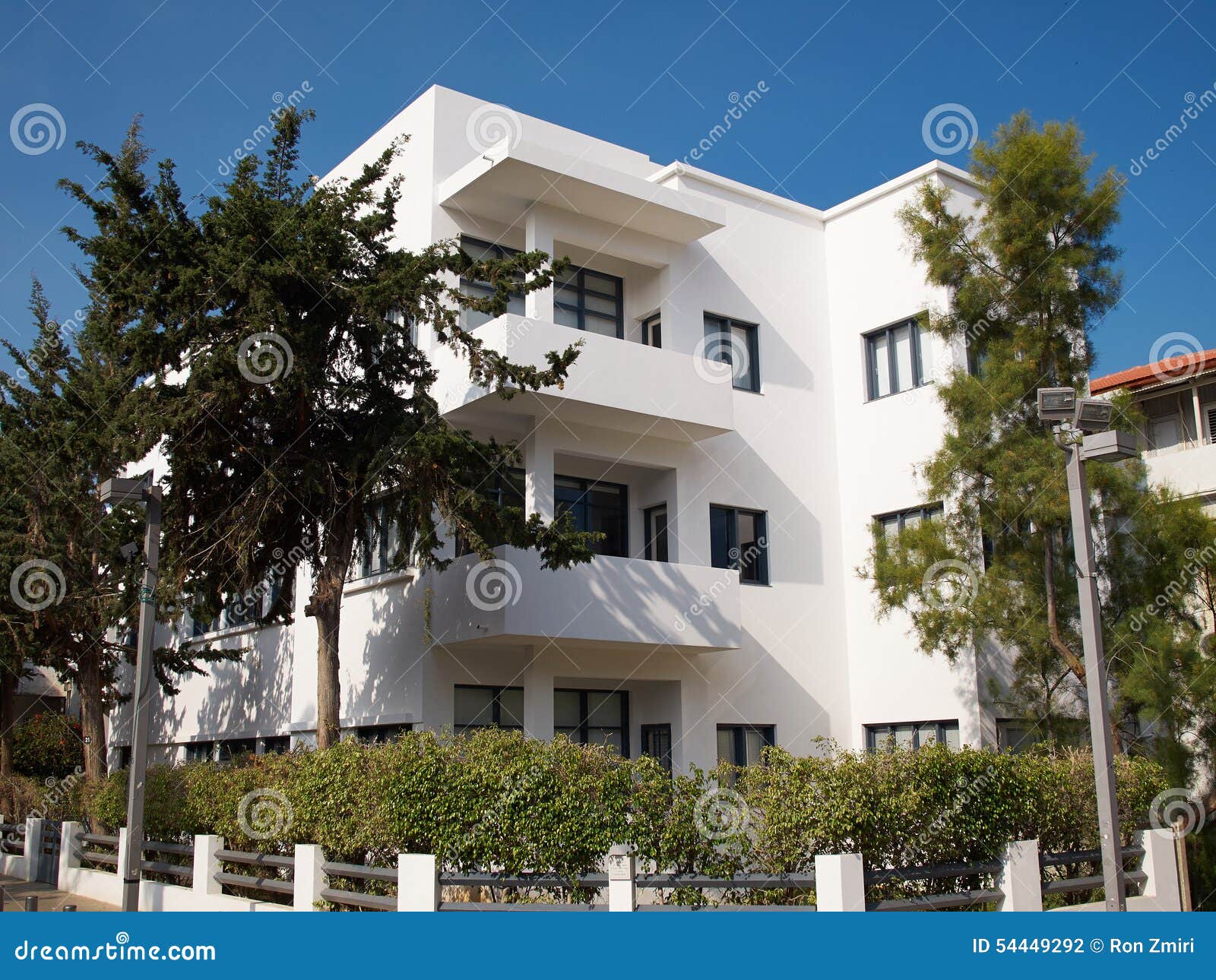 Casa Vieja En Estilo Clásico Bauhaus Foto de - Imagen de exterior: 54449292