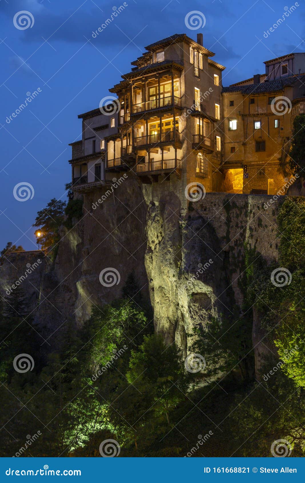 Casas Colgadas De Cuenca - La Mancha - España Imagen archivo - Imagen de turismo, 161668821