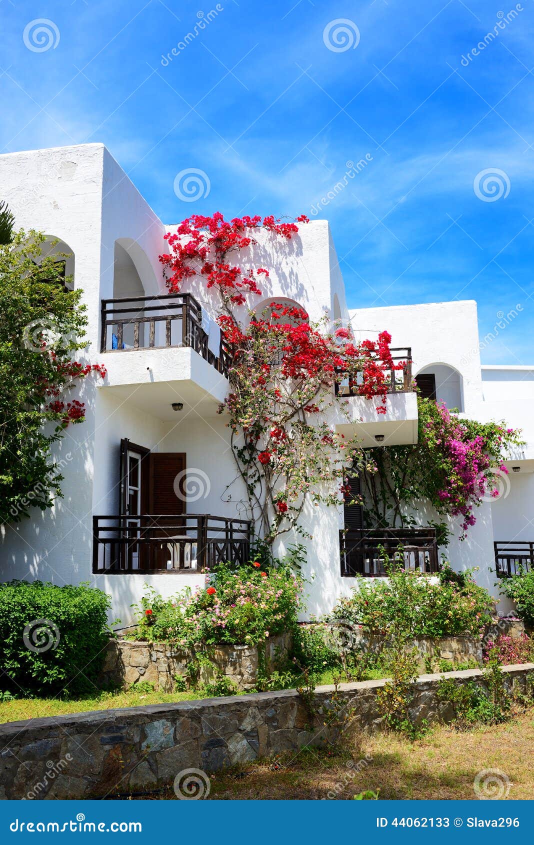 Casas De Campo Decoradas Com As Flores No Hotel De Luxo Imagem de Stock - Imagem de vista, turismo: 44062133 Casas De Campo Decoradas Com As Flores No Hotel De Luxo Imagem de Stock - Imagem de vista, turismo: 44062133