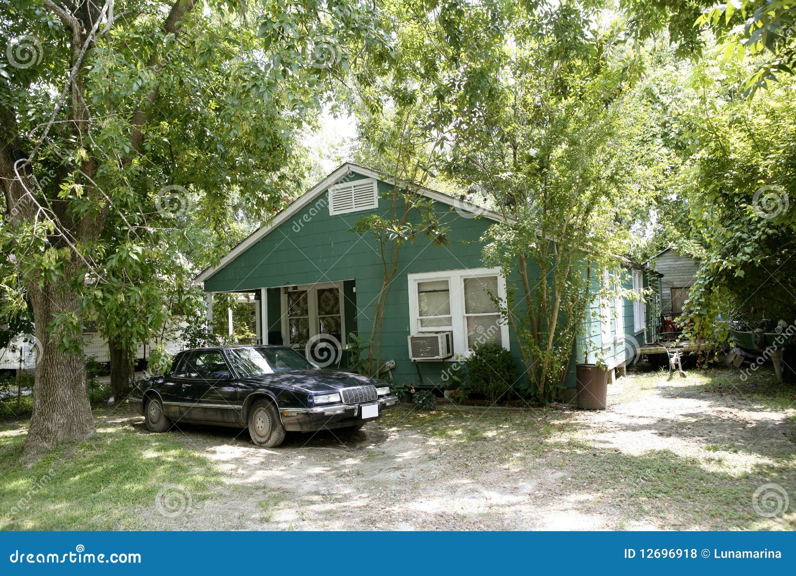 Casas De Campo Em Texas Com árvores Foto de Stock - Imagem de residencial,  real: 12696918