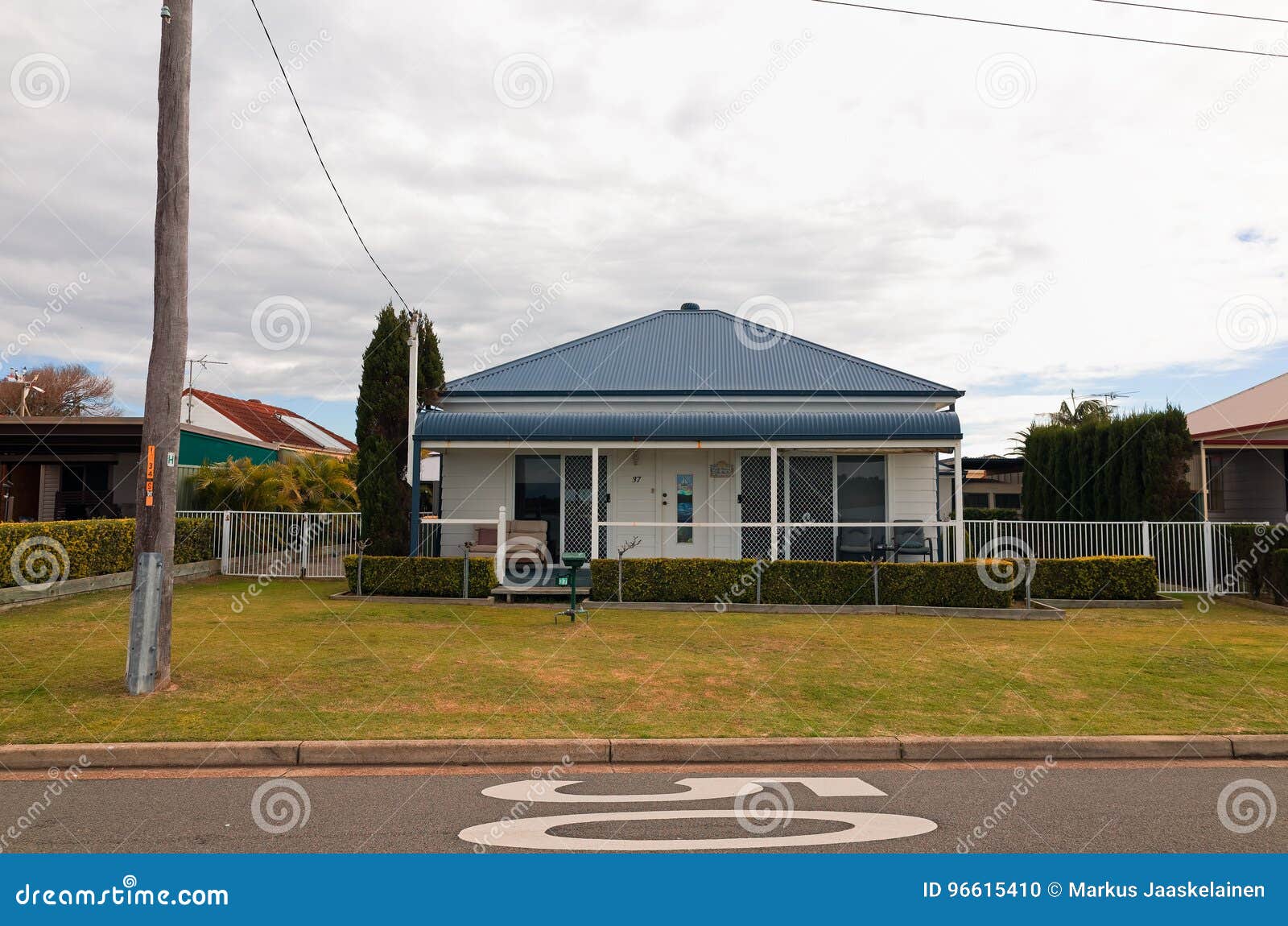 Casas Suburbanas Australianas Velhas Típicas Foto de Stock - Imagem de  curso, feriado: 96615410