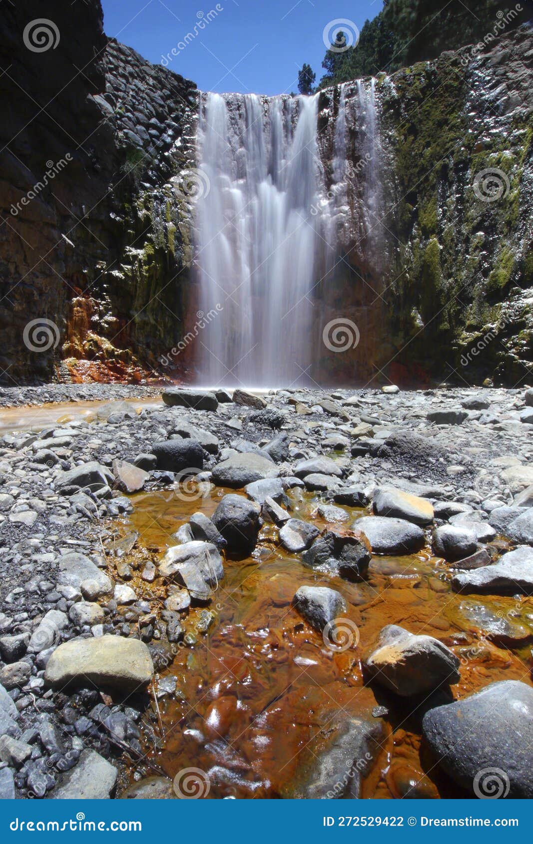 cascada de colores, caldera de taburiente national park, spain