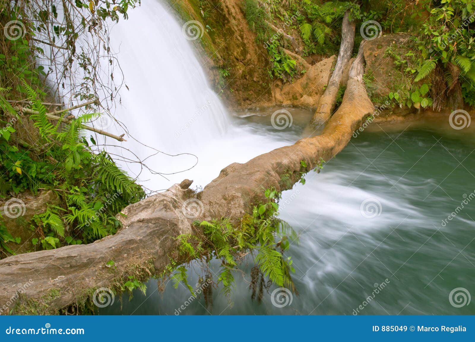 cascadas de agua azul waterfall