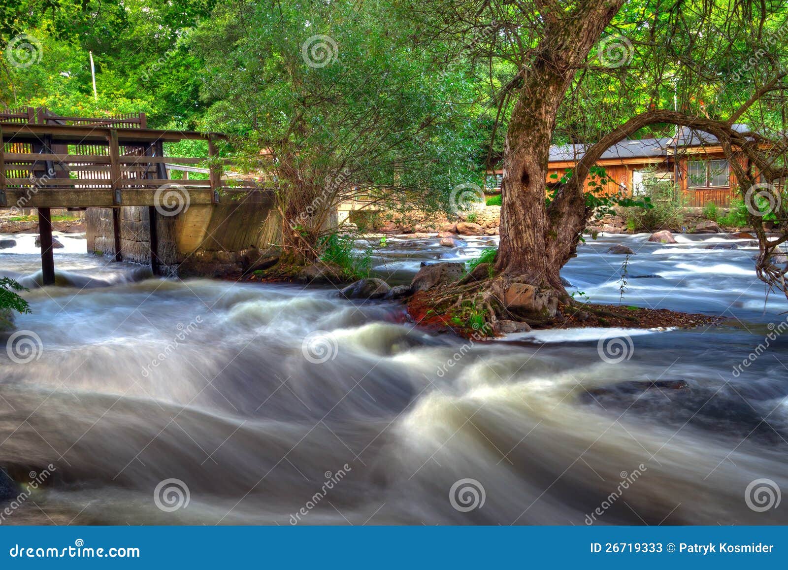 Cascadas de color salmón en Suecia meridional