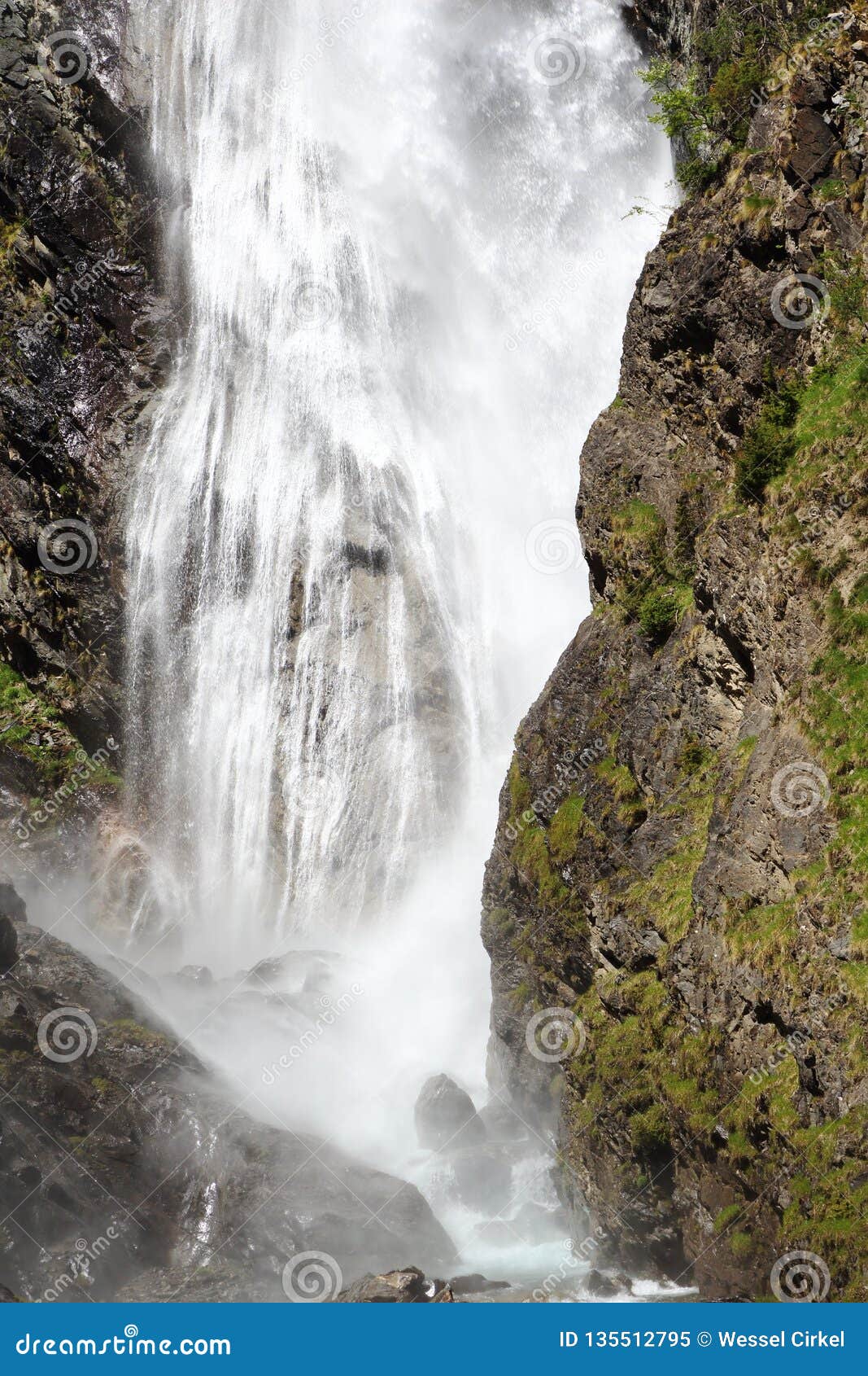 cascade de dormillouse, ecrins national park, french hautes alpes