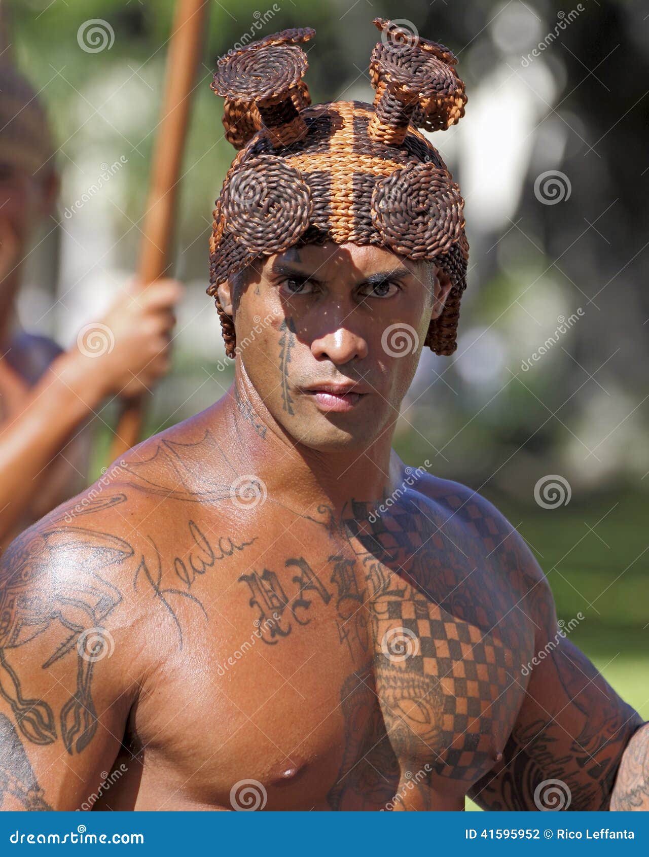 Cappello Hawaiano Fiori Rosa per adulto | Costumalia by Signor Costume, image size:1280x1690