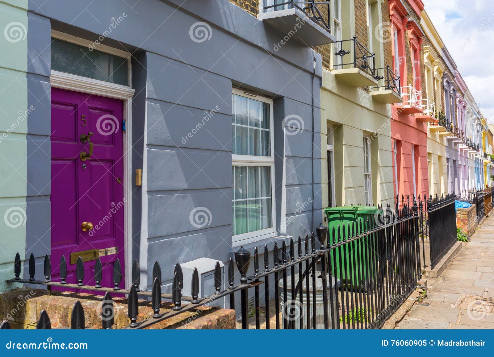 Case a Schiera Variopinte a Camden,