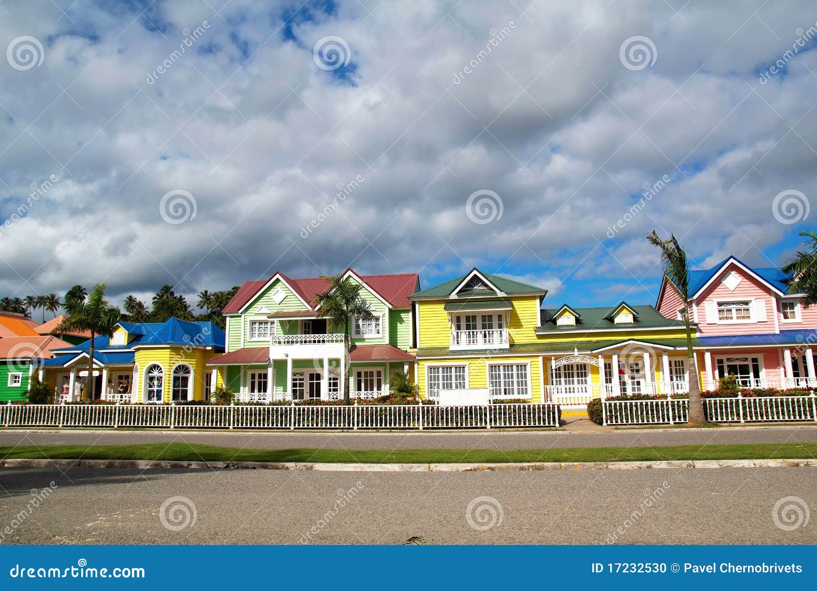 Case Variopinte Di Legno Nei Caraibi Fotografia Stock Immagine di