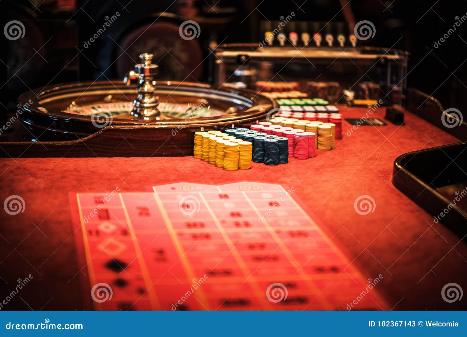 casino roulette wheel table