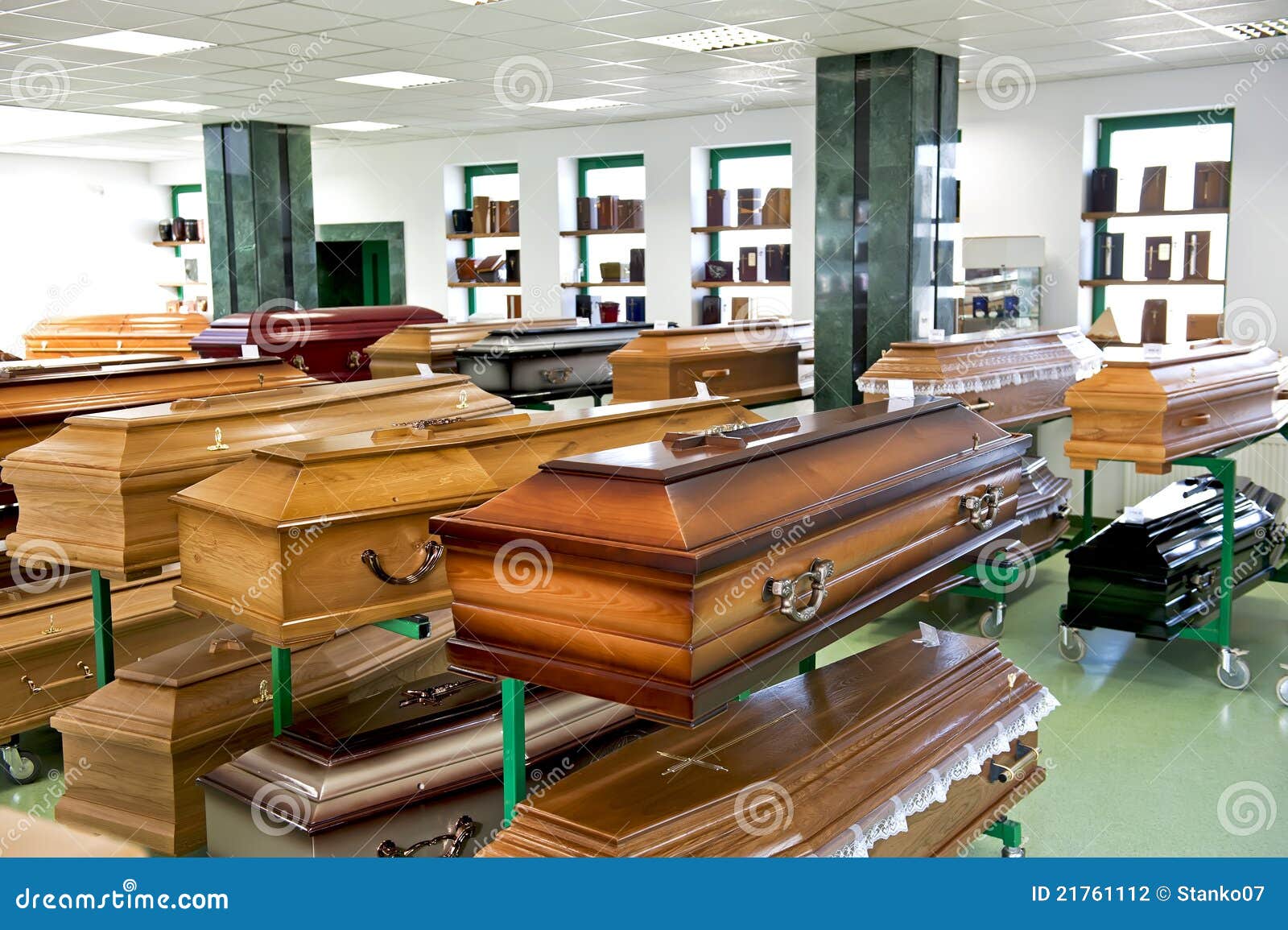 casket-store-21761112.jpg