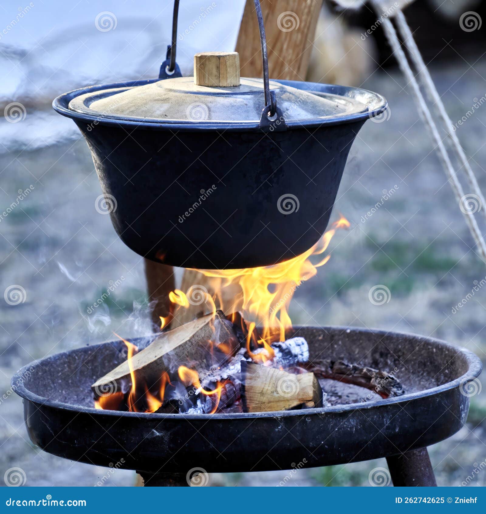 Cast Iron Pot with Primitive Lid Hangs Over Open Fireplace with Burning  Logs Stock Image - Image of burn, open: 262742625, image size:1600x1690
