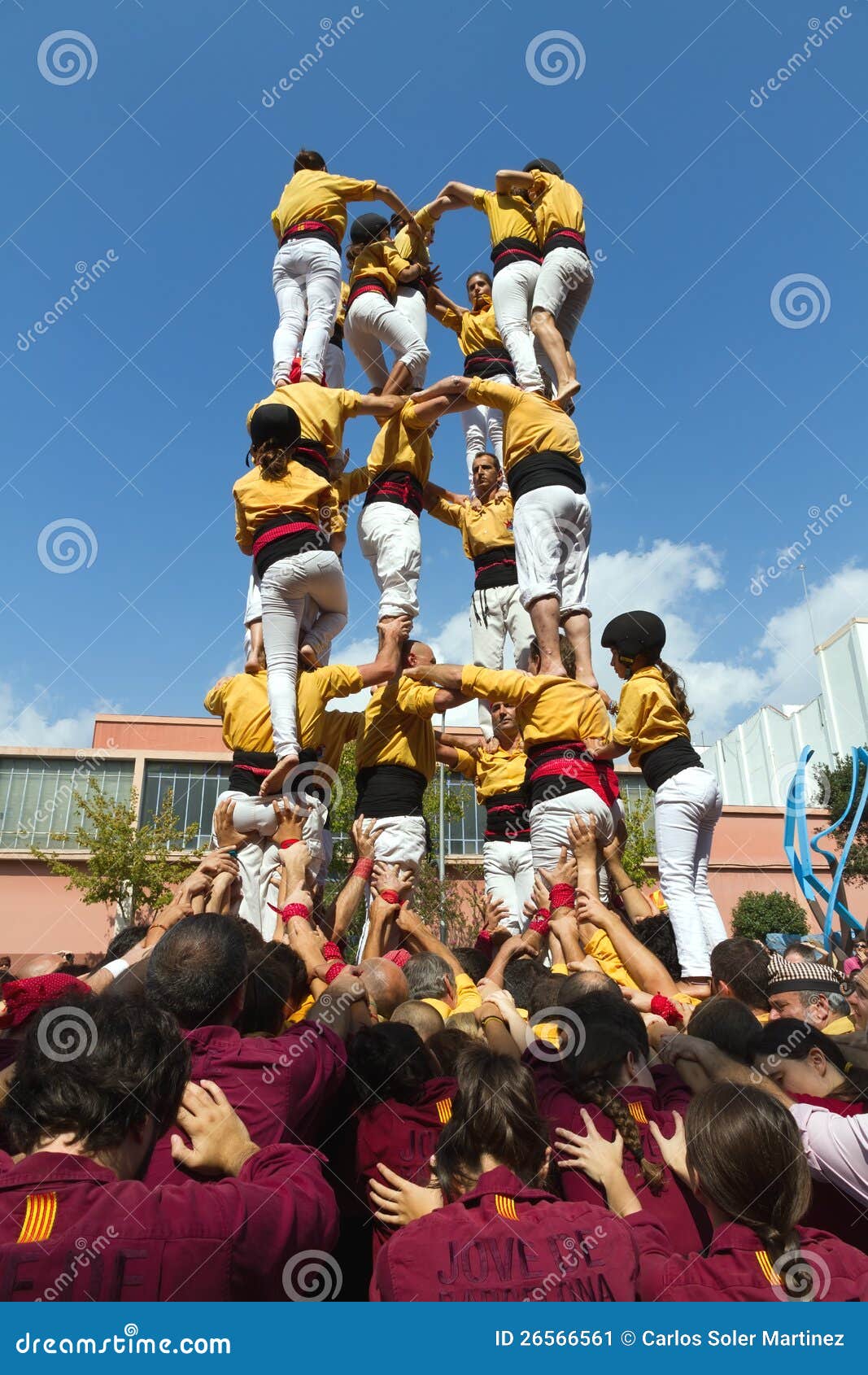 Castellers editorial photo. Image of danger, diada, climb - 26566561