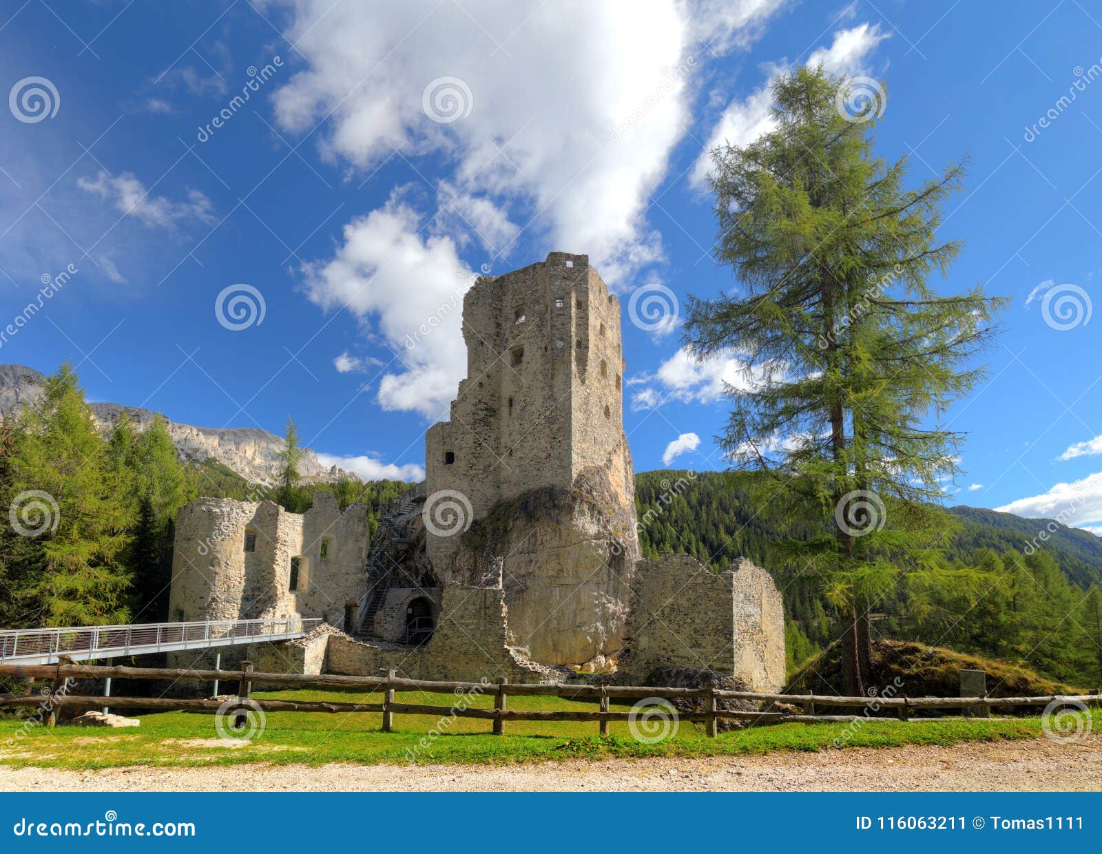 castello or castle buchenstein under col di lana, livinallongo,