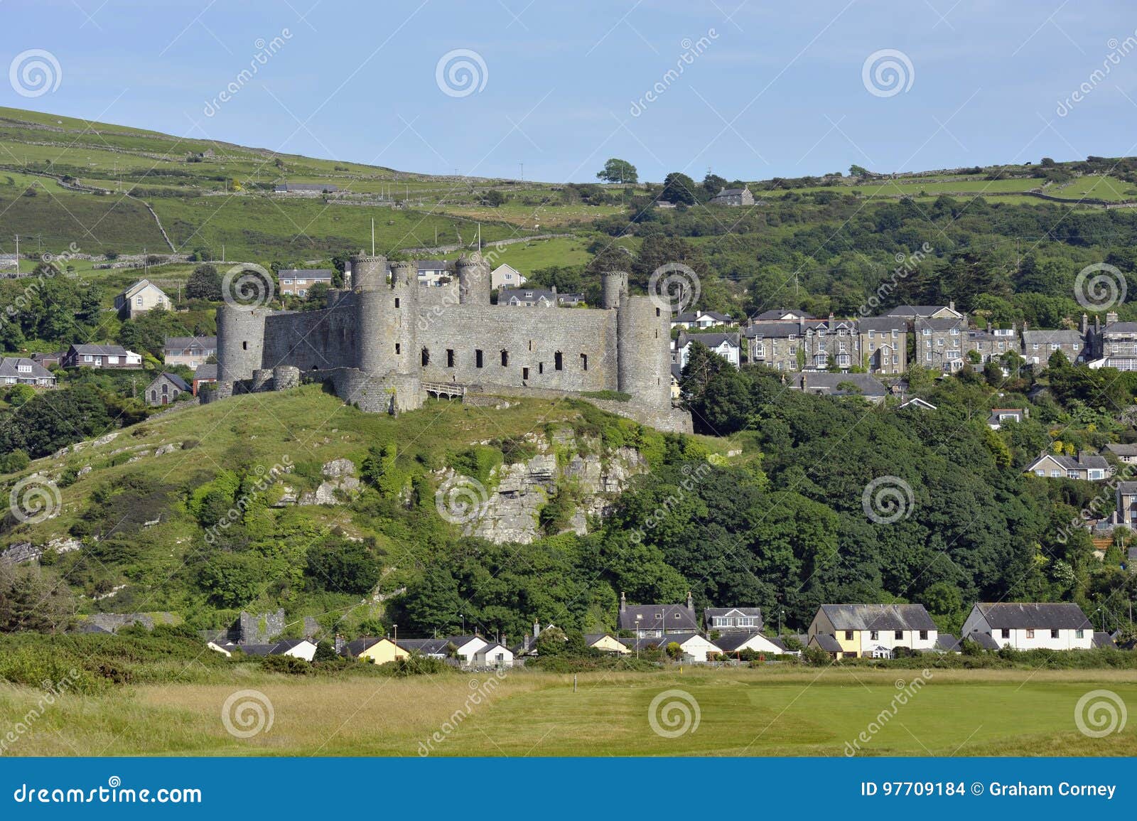 Castelo de Harlech foto de stock. Imagem de galês, castelo - 97709184