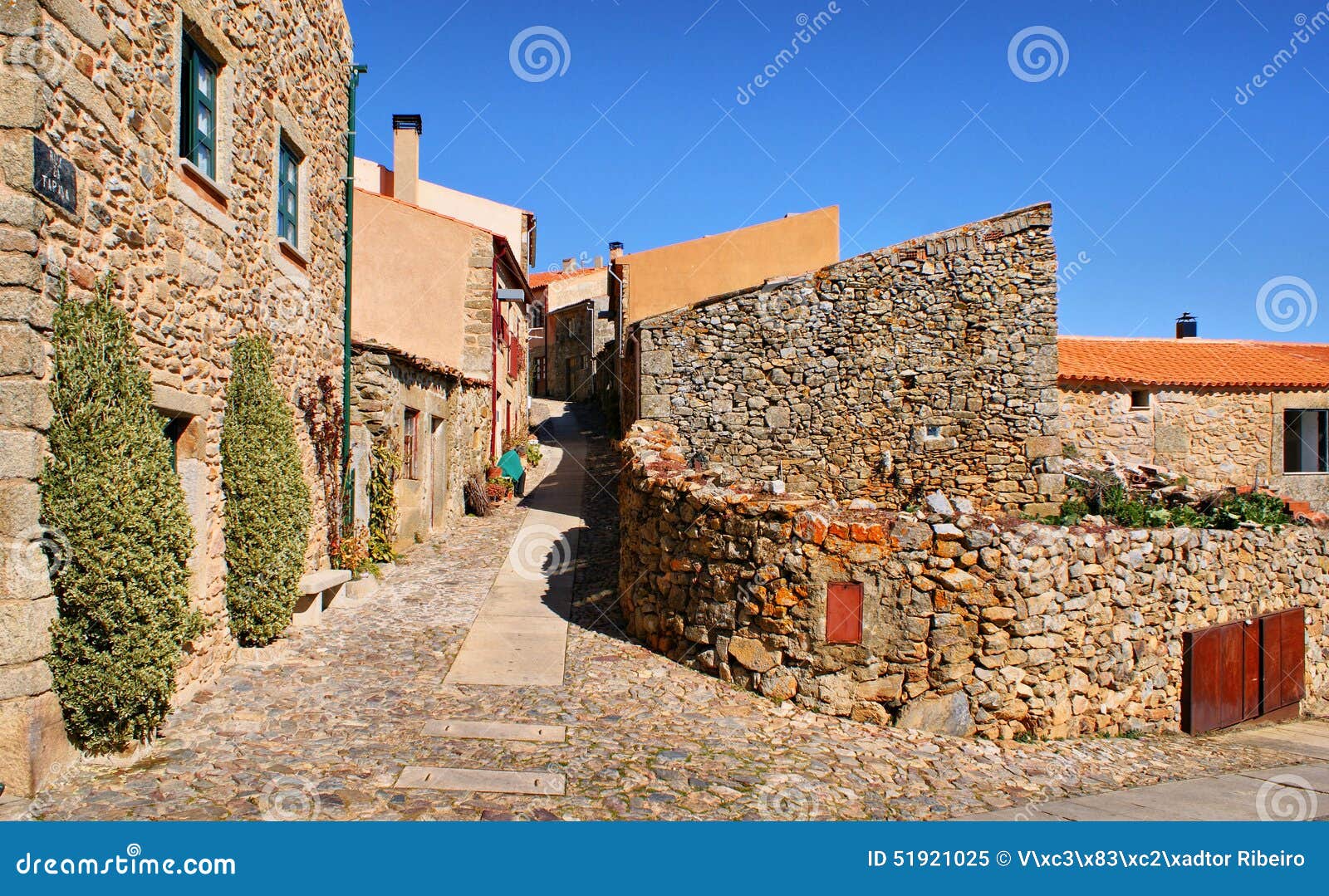 castelo rodrigo historical village