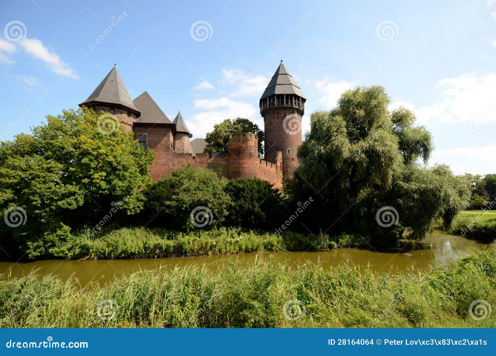 Castillo - Burg Linn. Burg Linn en Krefeld, Alemania