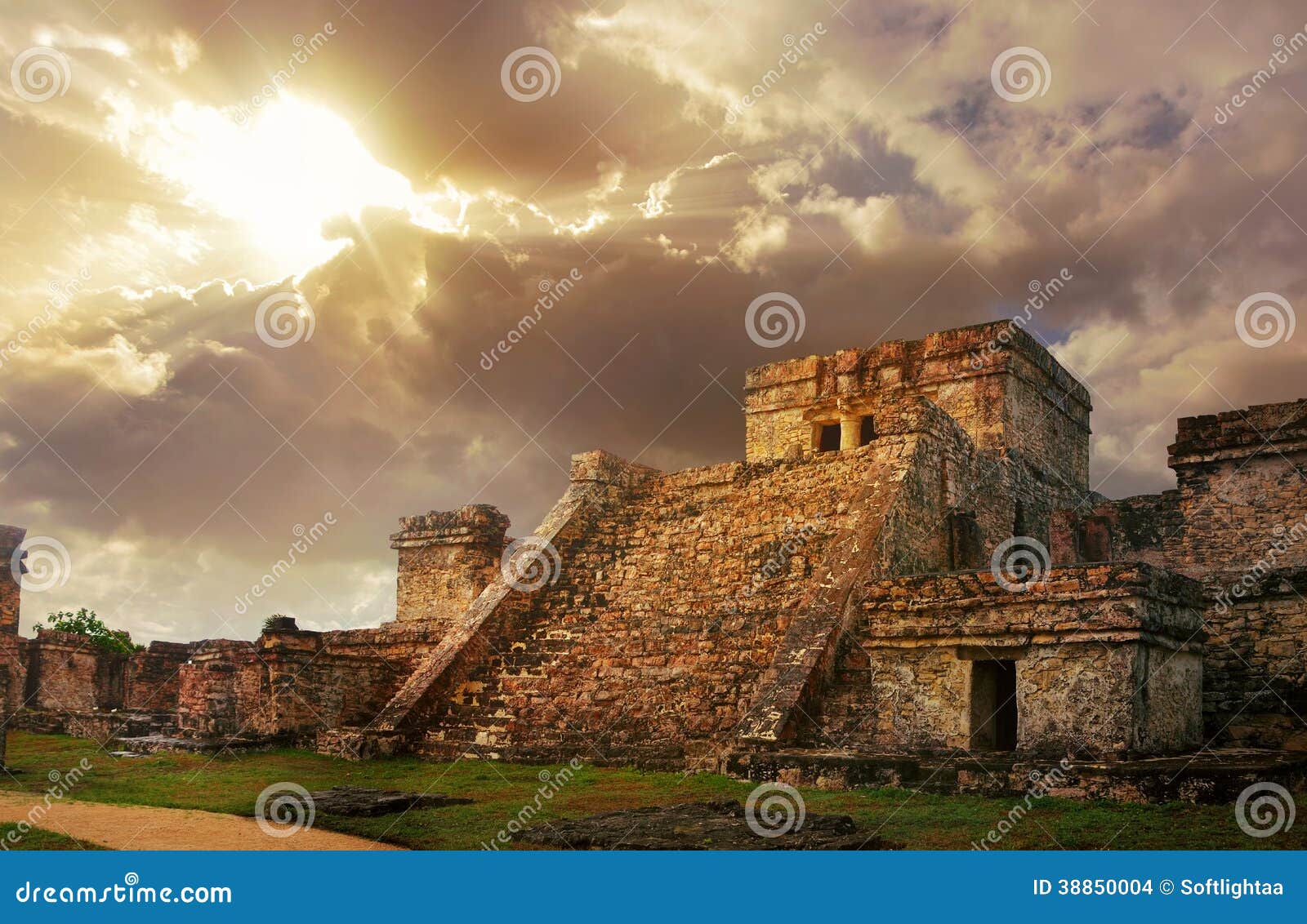 castillo sunrise ancient mayan city of tulum