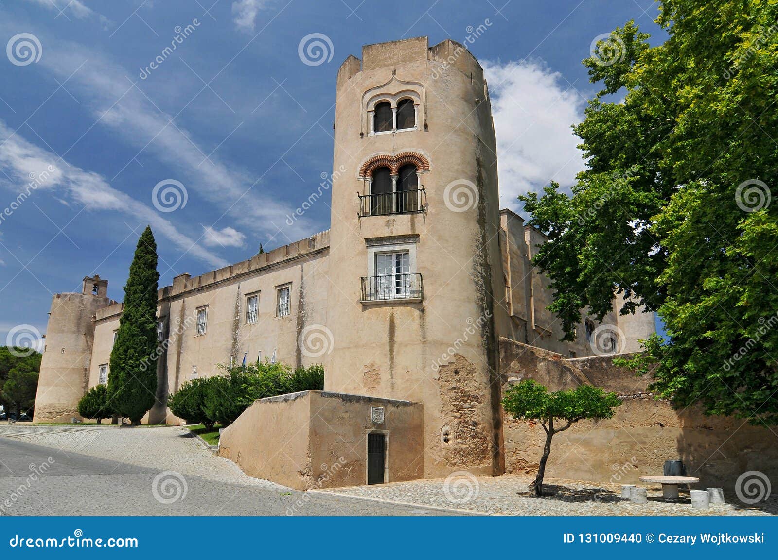 castle hotel pousada castelo de alvito portugal.