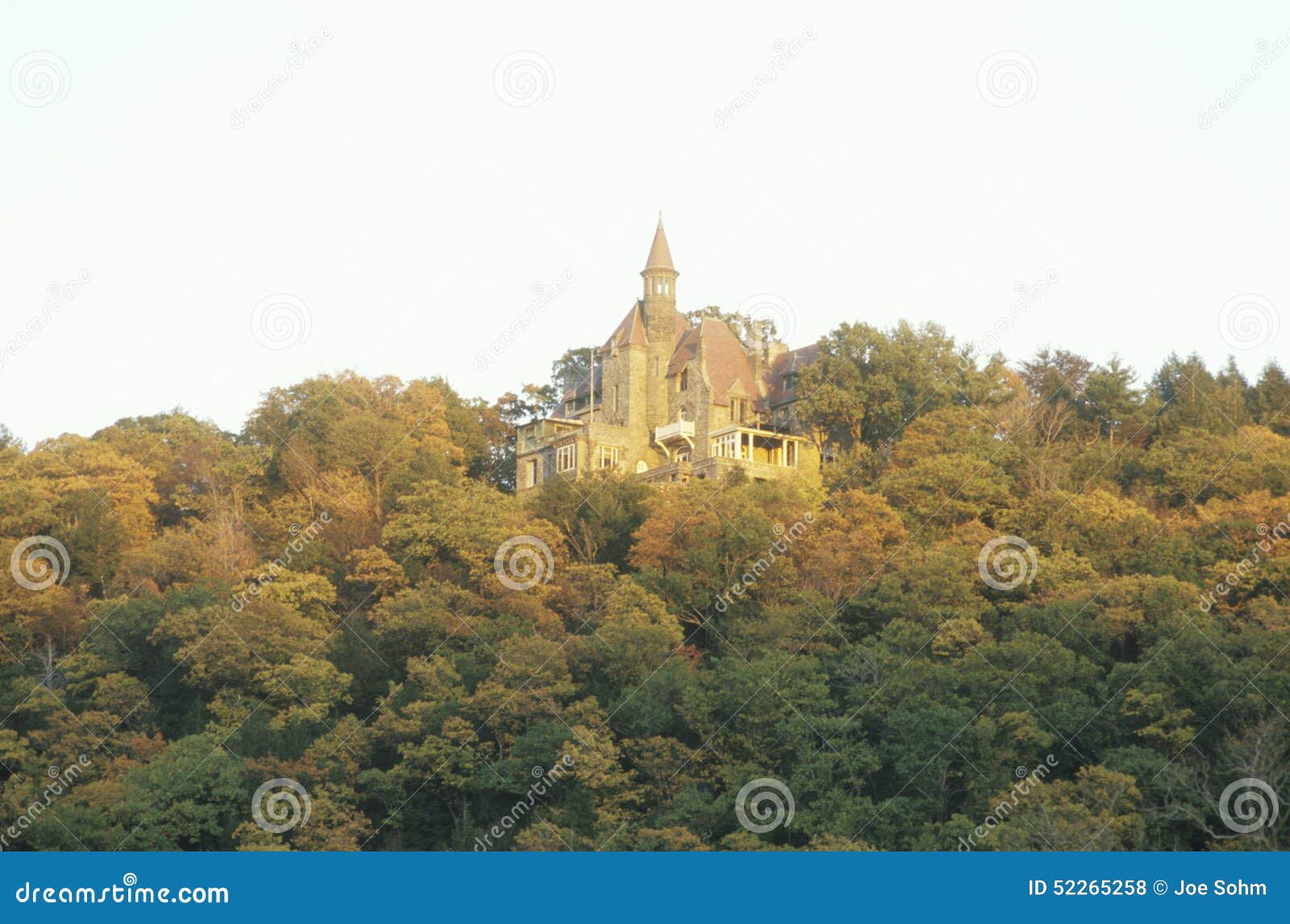 Castle on the Hudson River in Autumn, Hudson Valley, NY Stock Photo