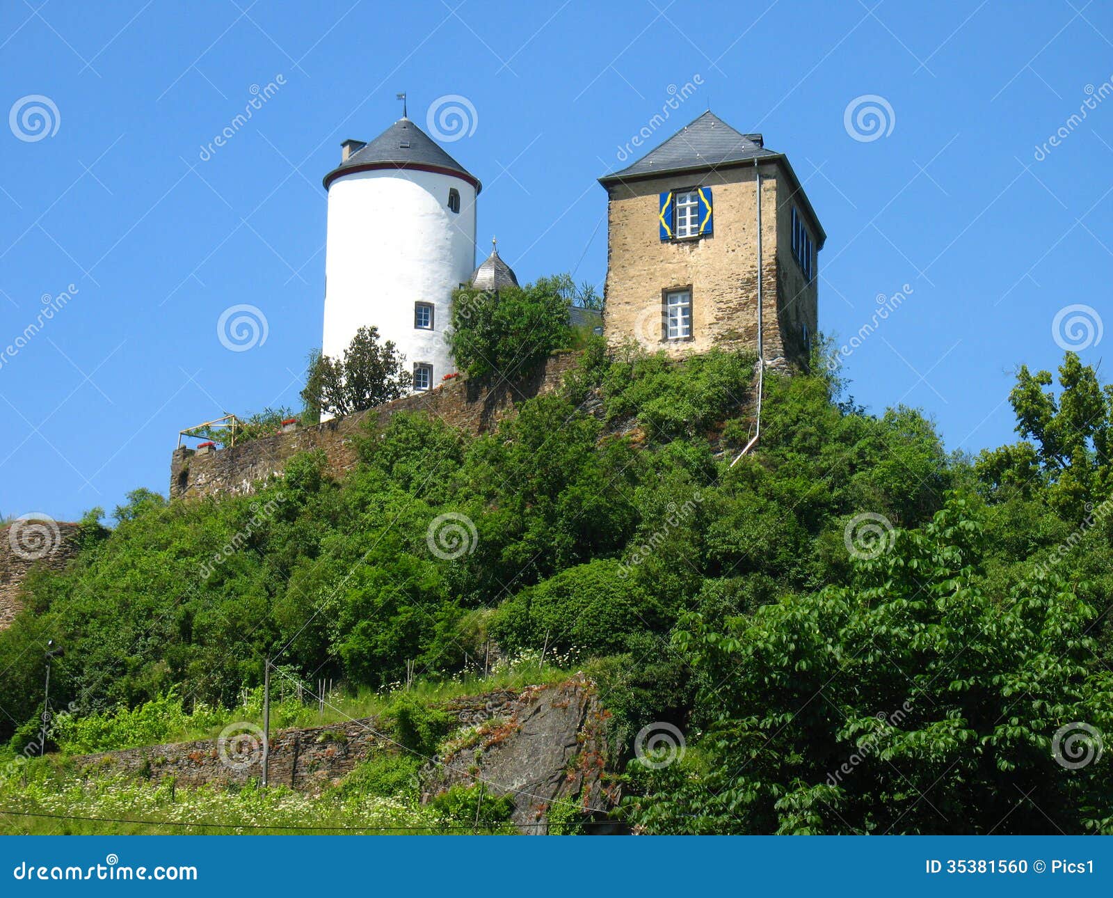 Castle Kreuzberg stock photo. Image of blue, monument 35381560