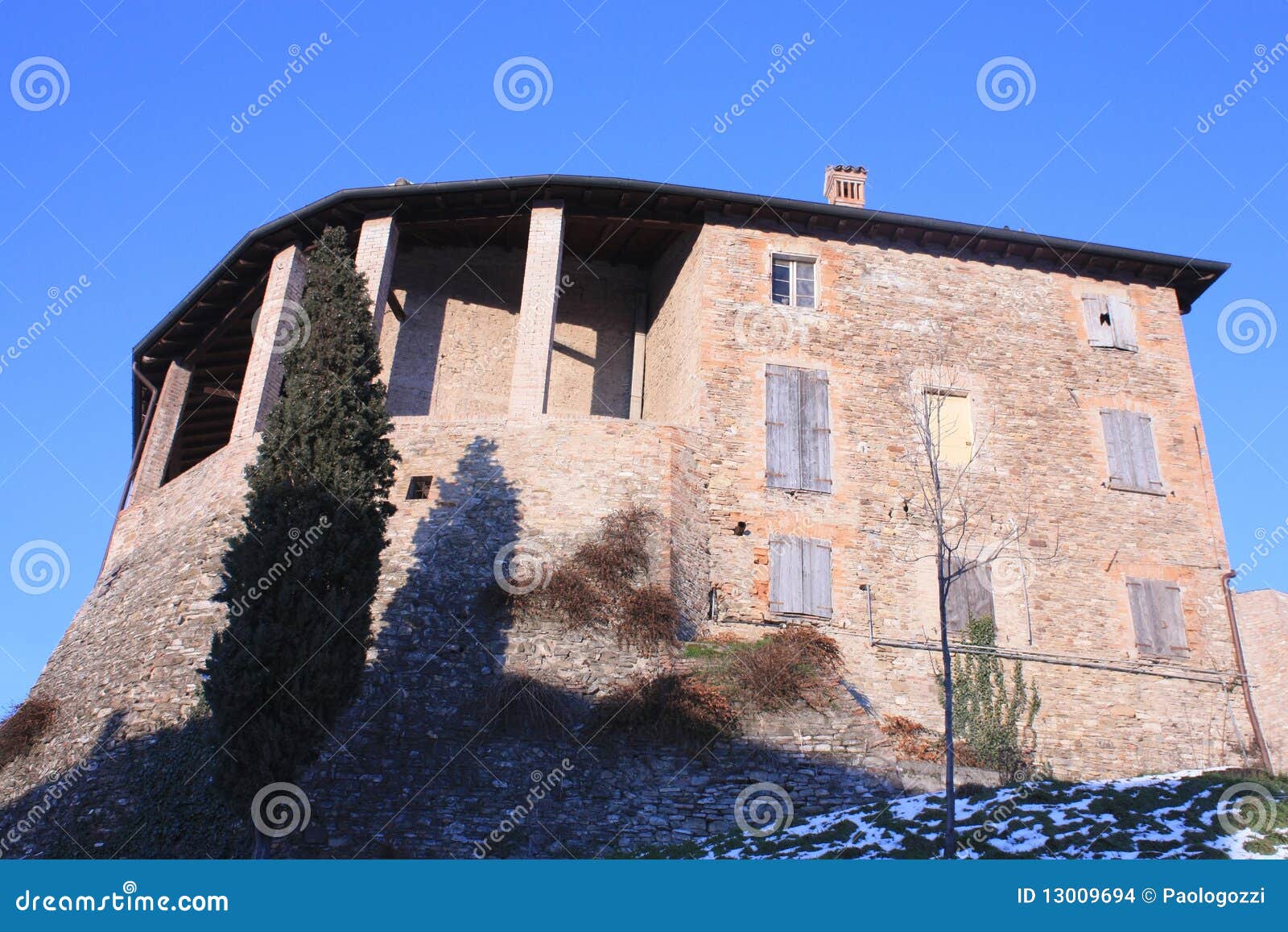 The castle of Levizzano stock photo. Image of afternoon 13009694
