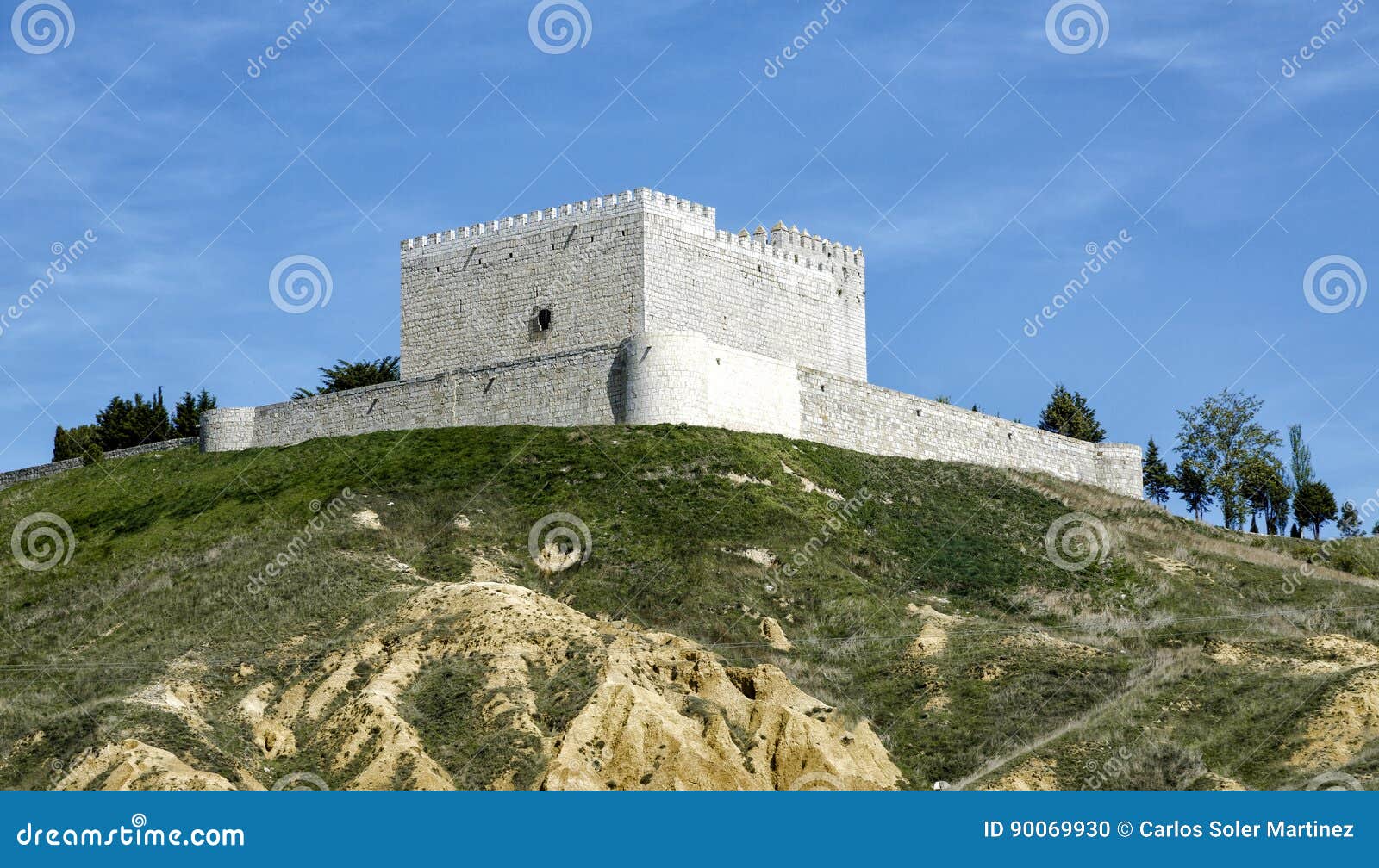 castle monzon de campos