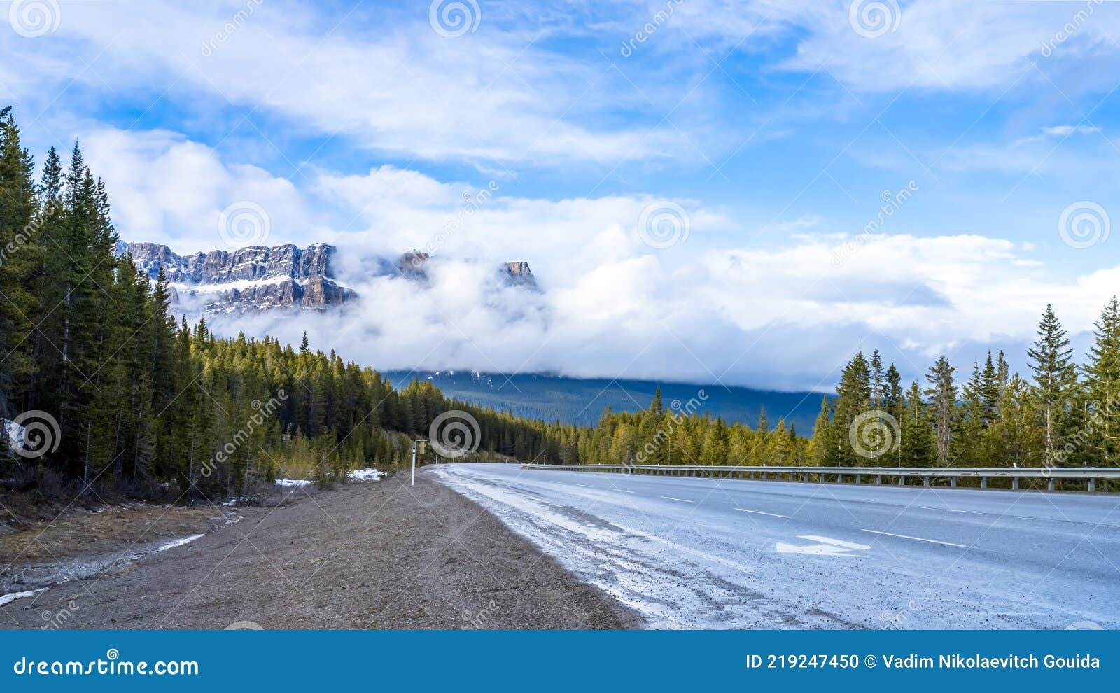 castle mountain blackfoot: miistukskoowa  mountain