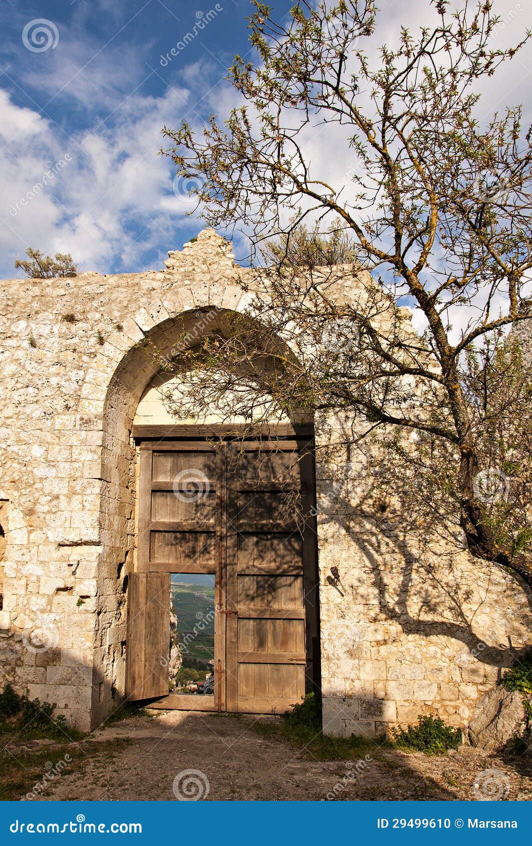 The castle of Mussomeli stock photo. Image of palermo 29499610