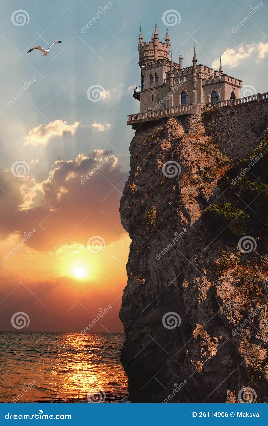 Castle Swallow's Nest stock photo. Image of spooky, architecture - 26114906