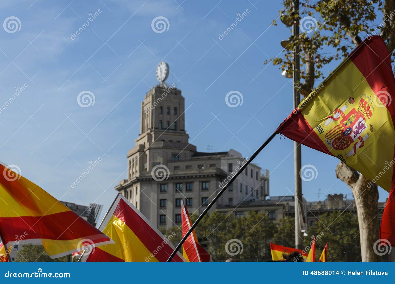 catalonia and spain flags