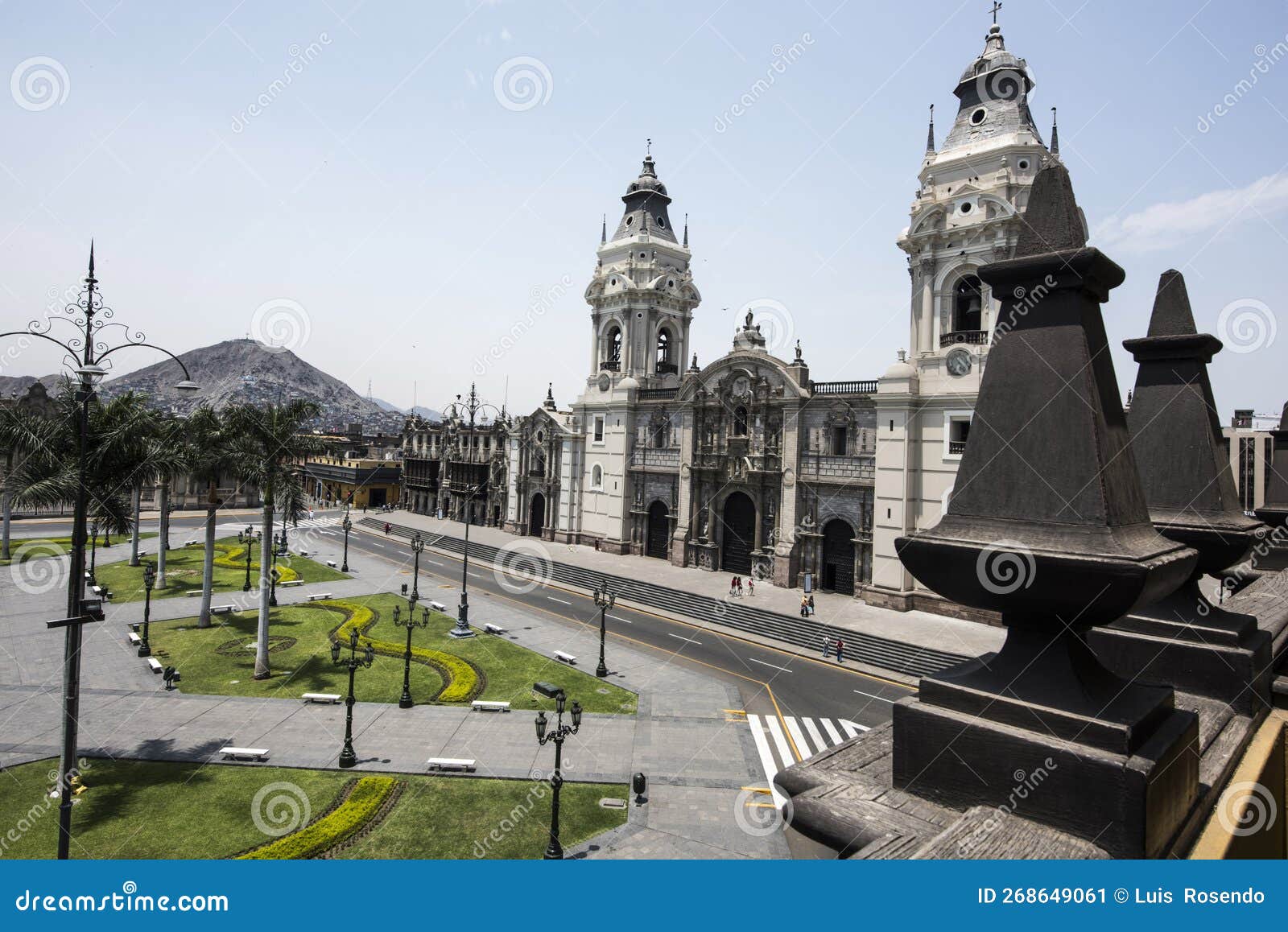 catedral basÃÂ­lica de lima en plaza mayor, lima, peru