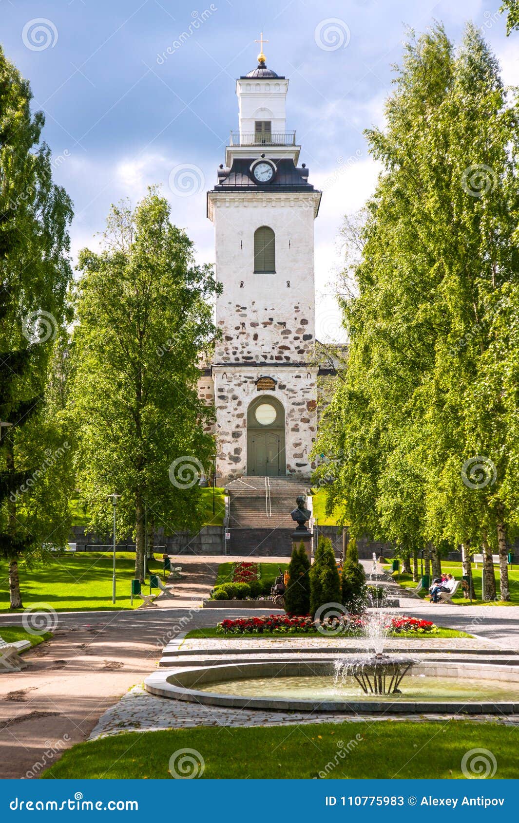 Catedral de Kuopio, Kuopio, Savonia do norte, Finlandia. Catedral no verão, Kuopio de Kuopio, Savonia do norte, Finlandia