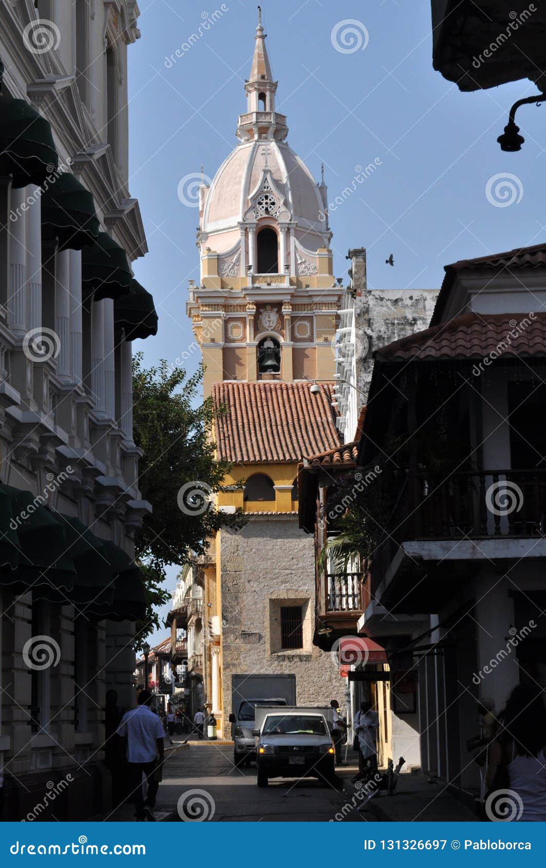 Catedral Imponente En El Viejo Centro Histórico De Cartagena, Colombia Fotografía editorial - Imagen de amarillo, cielo: 131326697 Catedral Imponente En El Viejo Centro Histórico De Cartagena, Colombia Fotografía editorial - Imagen de amarillo, cielo: 131326697