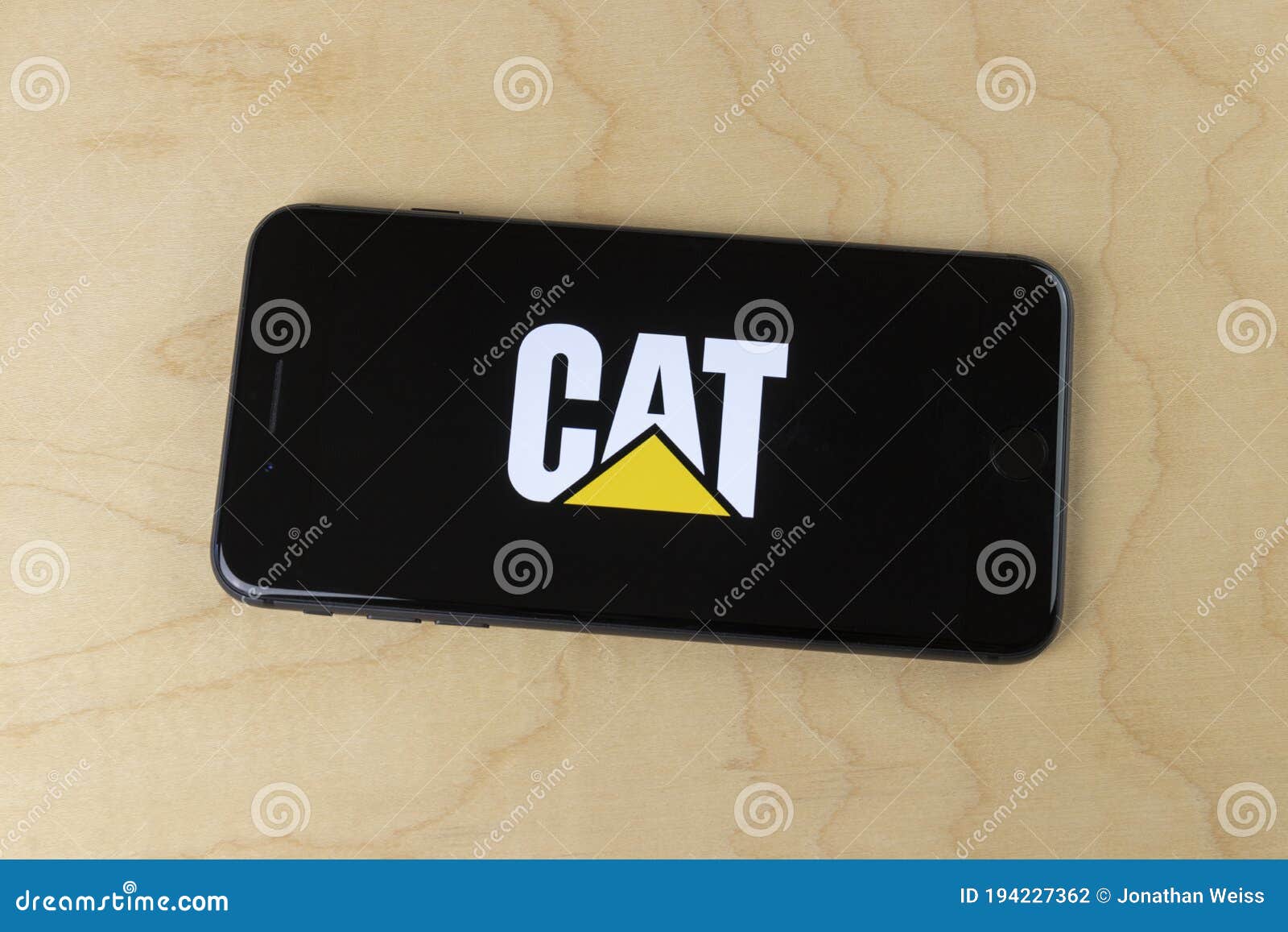 Caterpillar Logo on a Smartphone. Caterpillar Designs, Develops, Engineers,  Manufactures, and Markets Machinery and Engines Editorial Photography -  Image of markets, development: 194227362