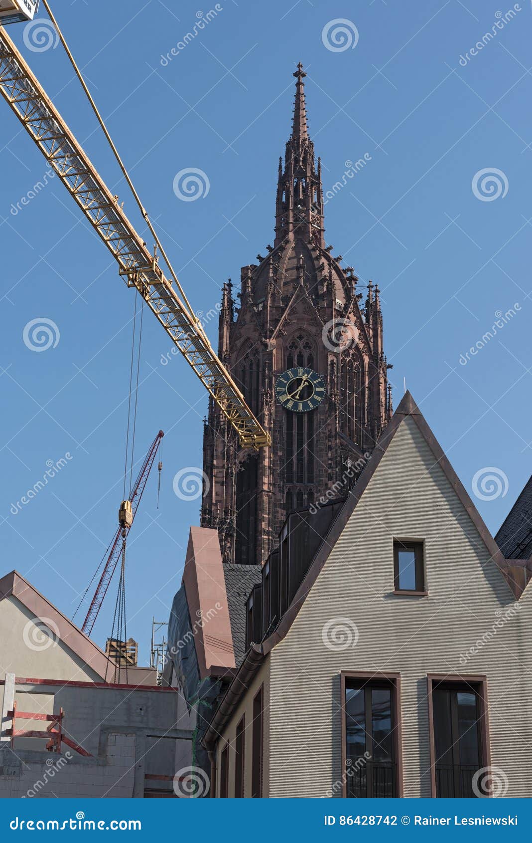cathedral with construction site of the new houses on the roemerberg in frankfurt