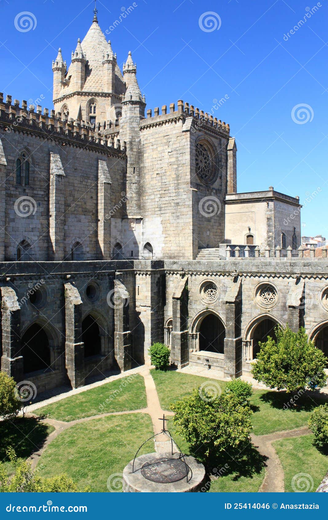 Cathedral of Evora stock photo. Image of religious, famous 25414046
