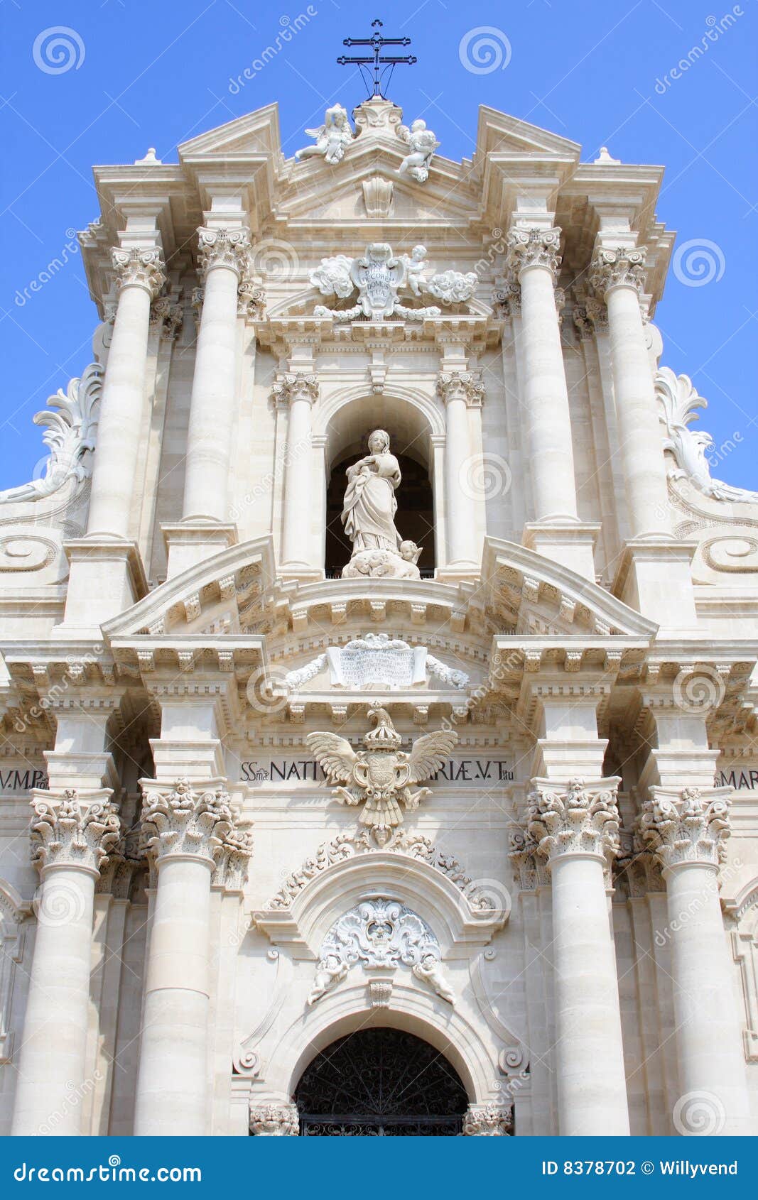 cathedral faÃÂ§ade of syracuse, italy