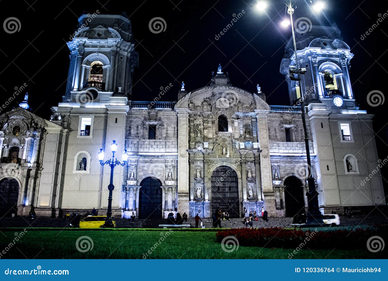 cathedral of lima in the main square